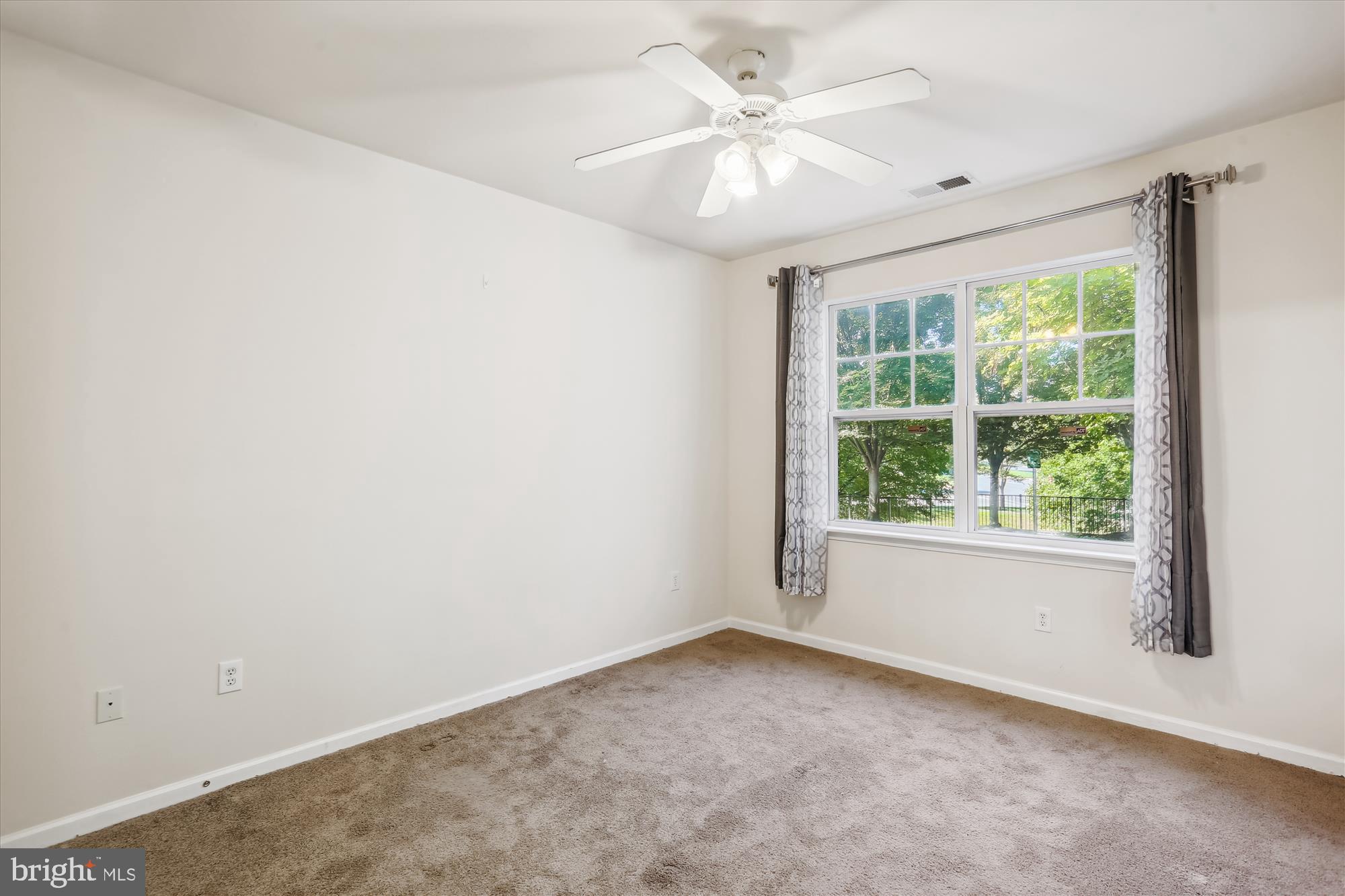 ASHMORE AT GERMANOWN COMMUNITY - Residential Lease