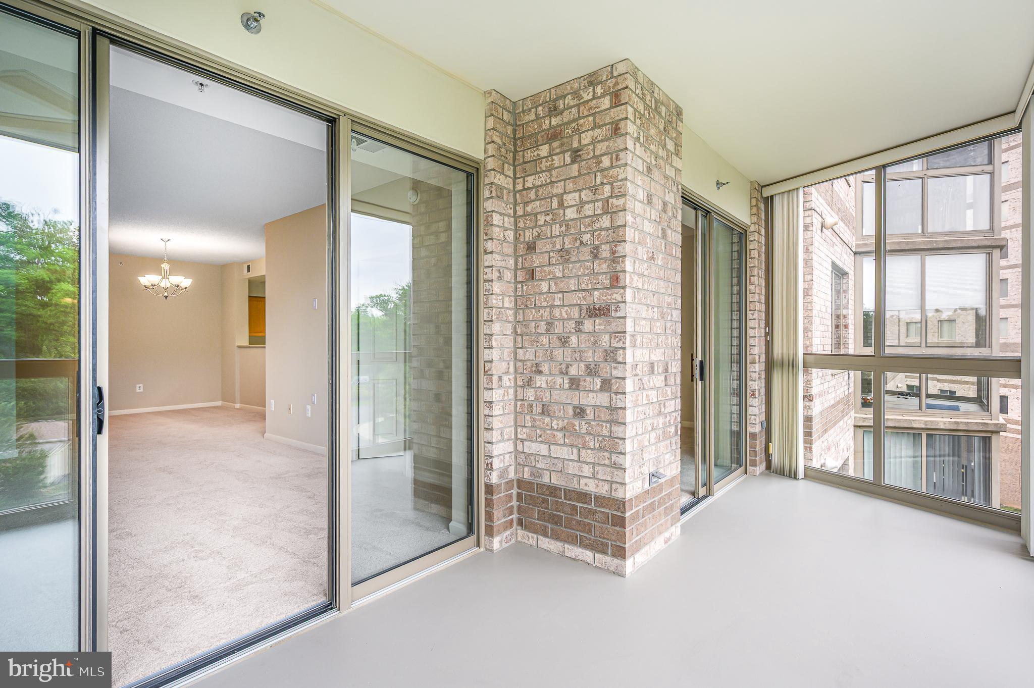 LANSDOWNE WOODS - Residential