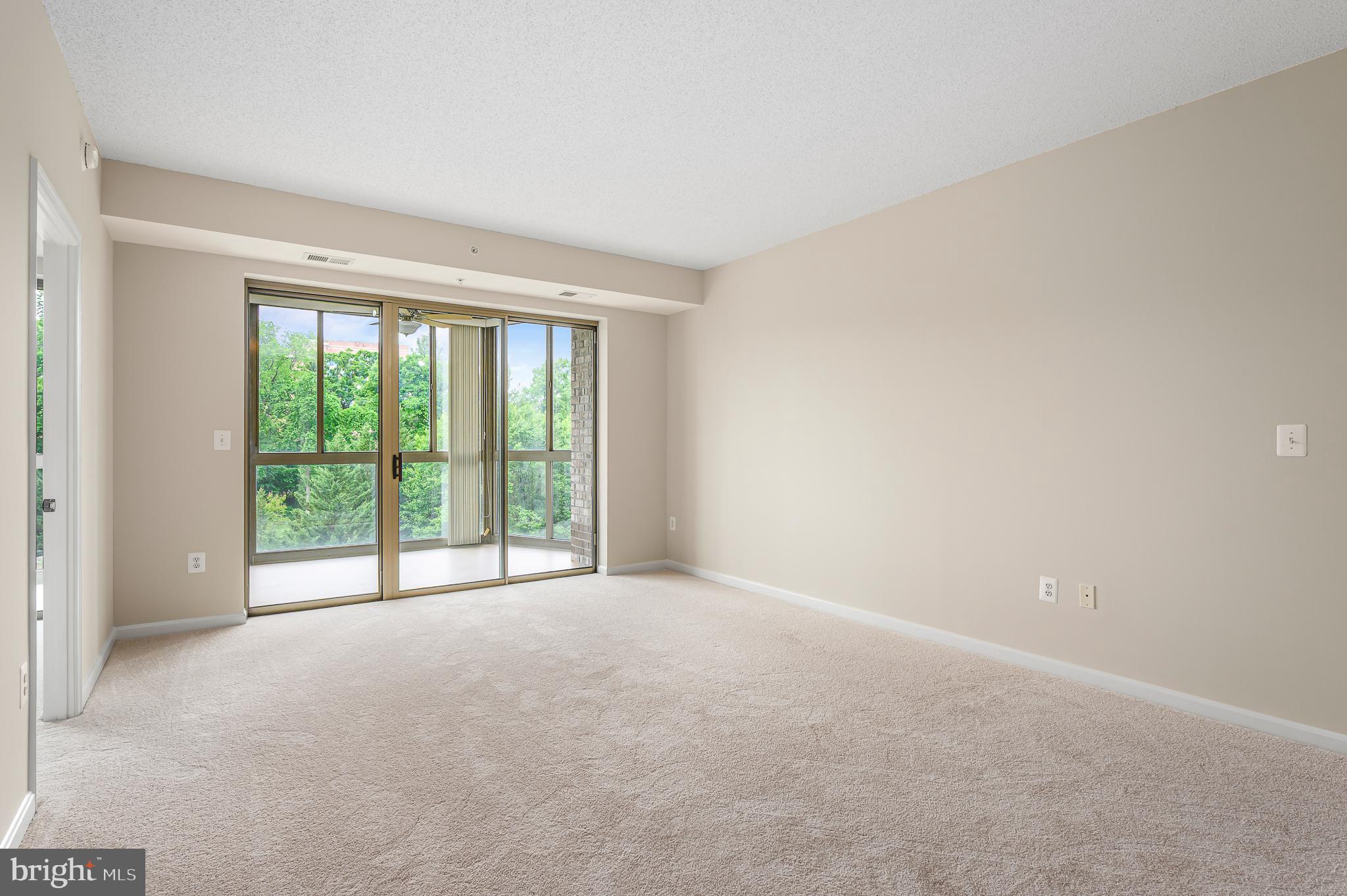 LANSDOWNE WOODS - Residential