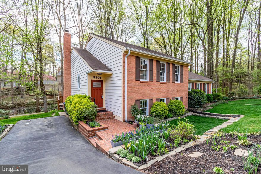 Completely renovated in 2018, this duplex end-unit is LIKE NEW in ultra convenient, established Burke Centre neighborhood. This beautiful brick front home sits at the end of a cul de sac in the Hemlock Woods section and backs up to trees and walking trail. Gourmet Shaker style kitchen features stainless steel appliances, granite counter tops, large island and 42 inch cabinets. Master with en suite bath has granite counters with his and her vanity and large tiled shower with dual shower heads. Master and second upstairs bedroom feature custom closet systems. Rec room downstairs with wood burning fireplace, wet bar and sliders opening to large deck - perfect for entertaining. Hardwood flooring in all main areas, carpet in all bedrooms. Vinyl double pane windows replaced in 2018. Attached driveway with space for 2 cars. Enjoy all that Burke Centre has to offer, including 5 swimming pools, tot lots, tennis courts, scenic walking trails, and more! Excellent commute, close to VRE and Fairfax County Parkway, George Mason University, Burke Lake Park and Fountainhead Park. SEE FLOOR PLANS IN PHOTOS & DOCUMENTS!