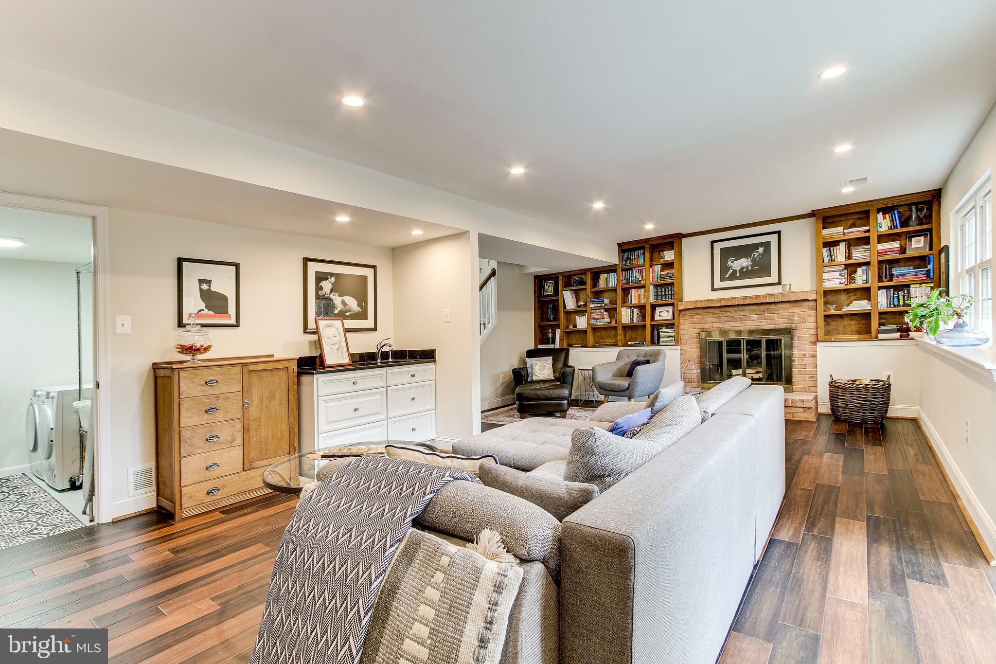 BURKE CENTRE - Residential