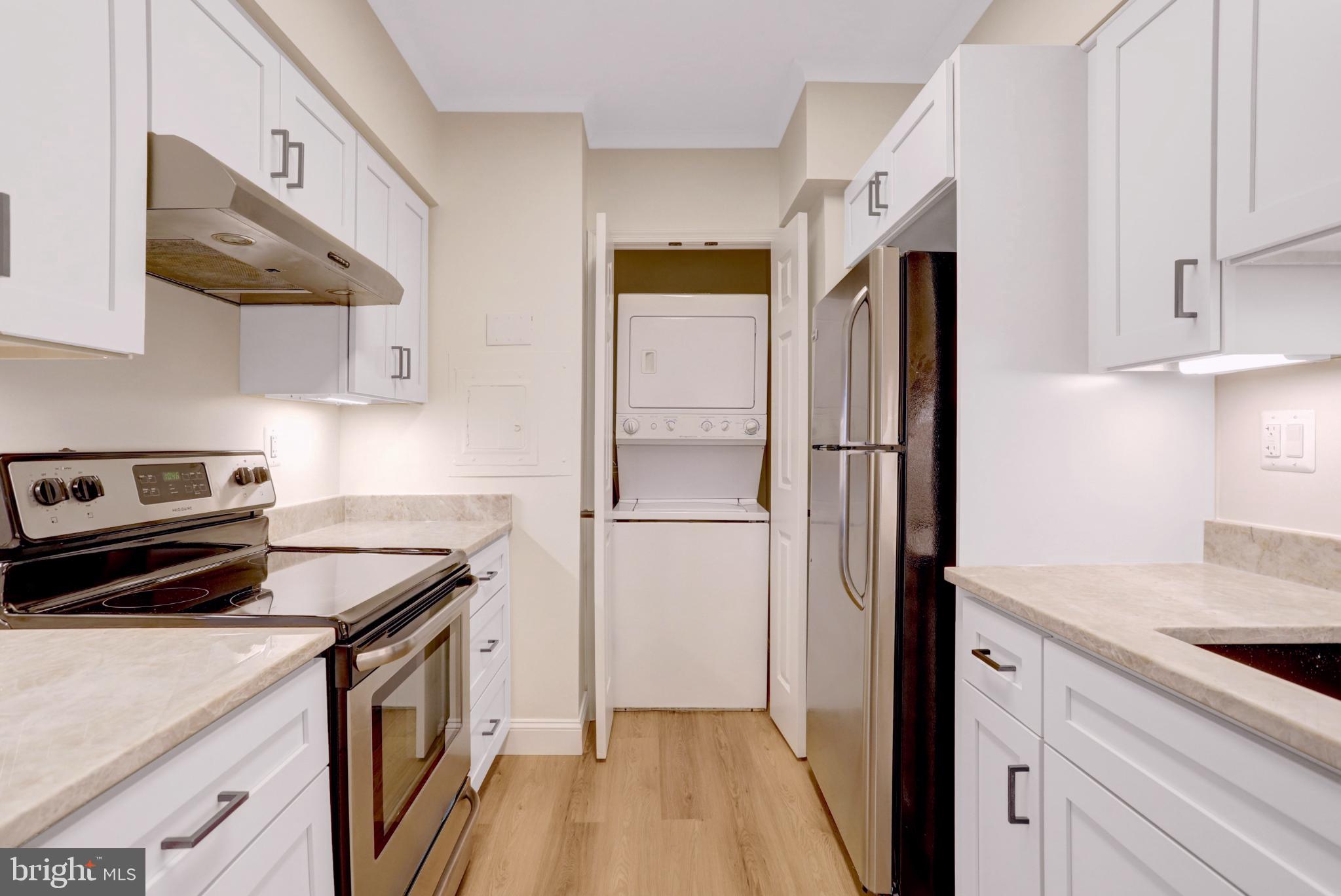 400 MADISON STREET 806