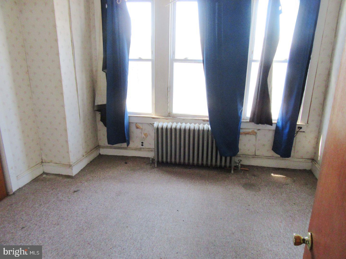 OXFORD CIRCLE - Residential