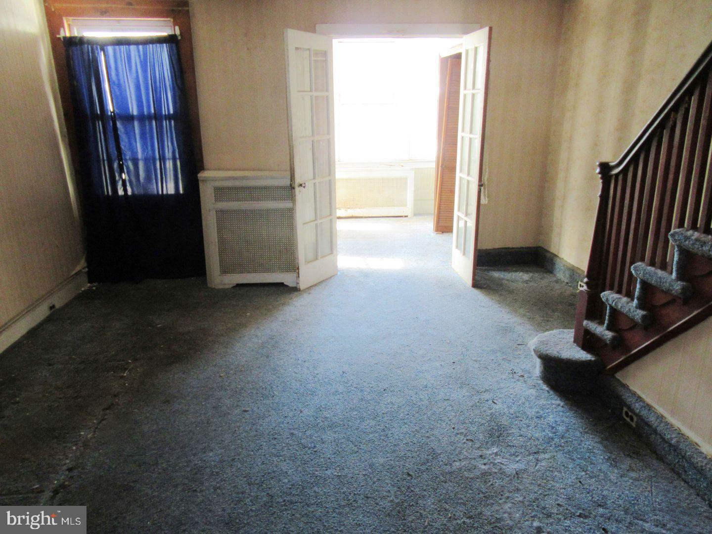 OXFORD CIRCLE - Residential