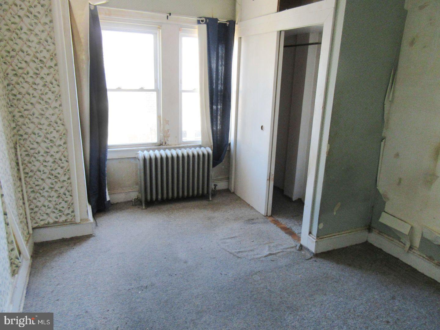 OXFORD CIRCLE - Residential