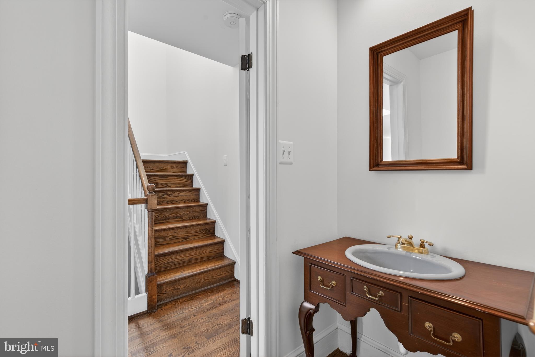 CAPITOL HILL - Residential