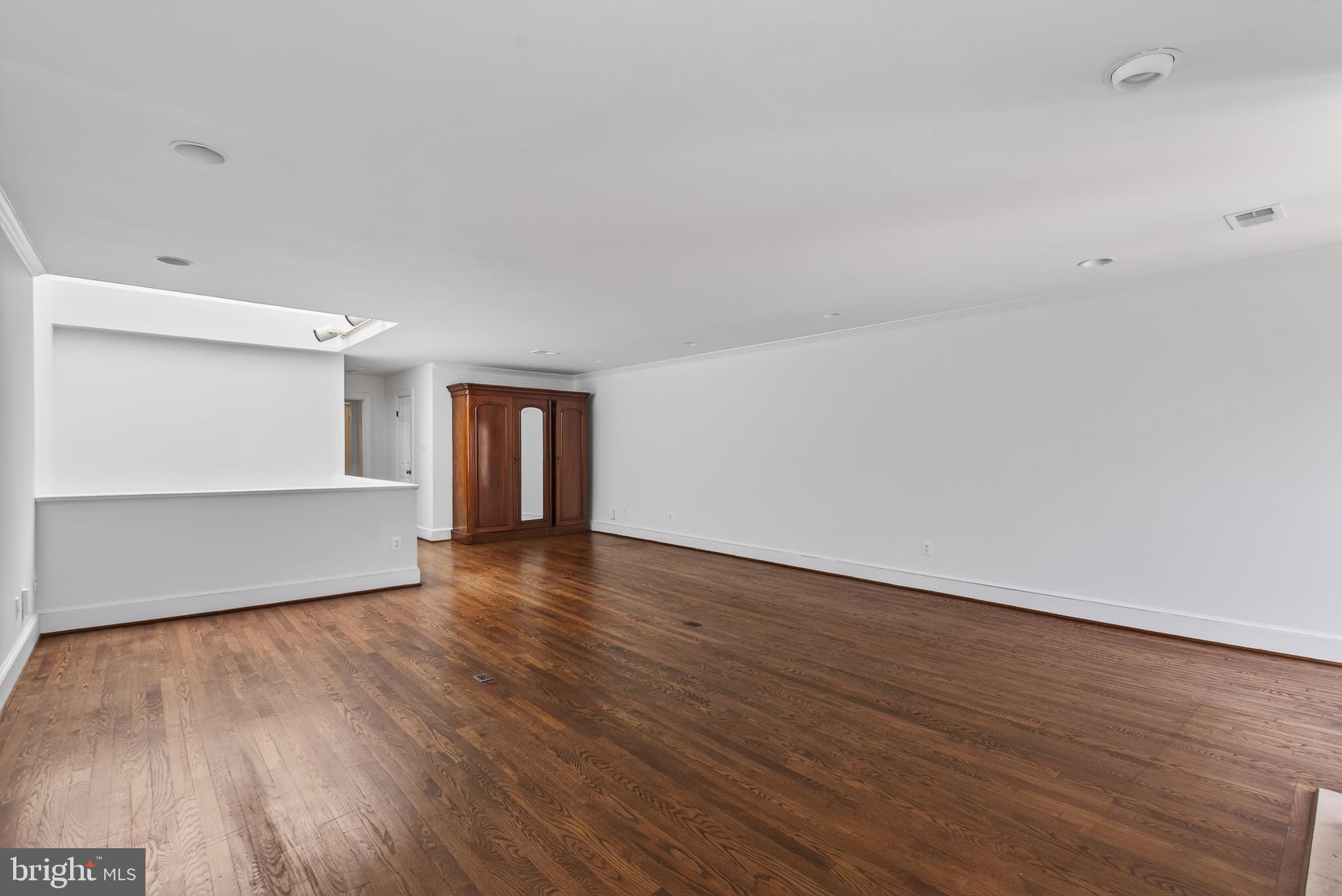 CAPITOL HILL - Residential