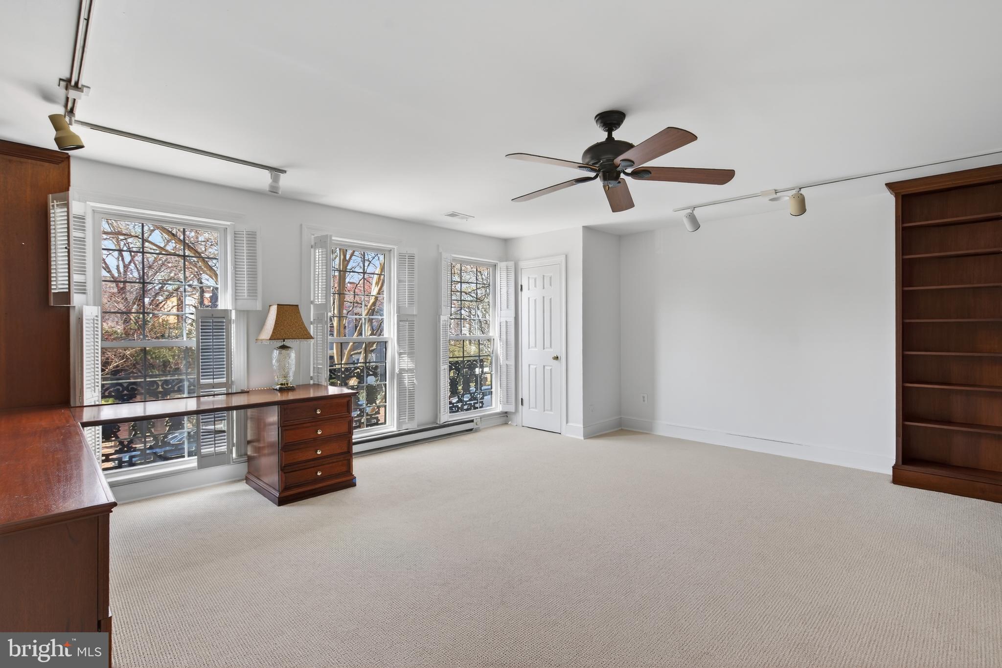CAPITOL HILL - Residential