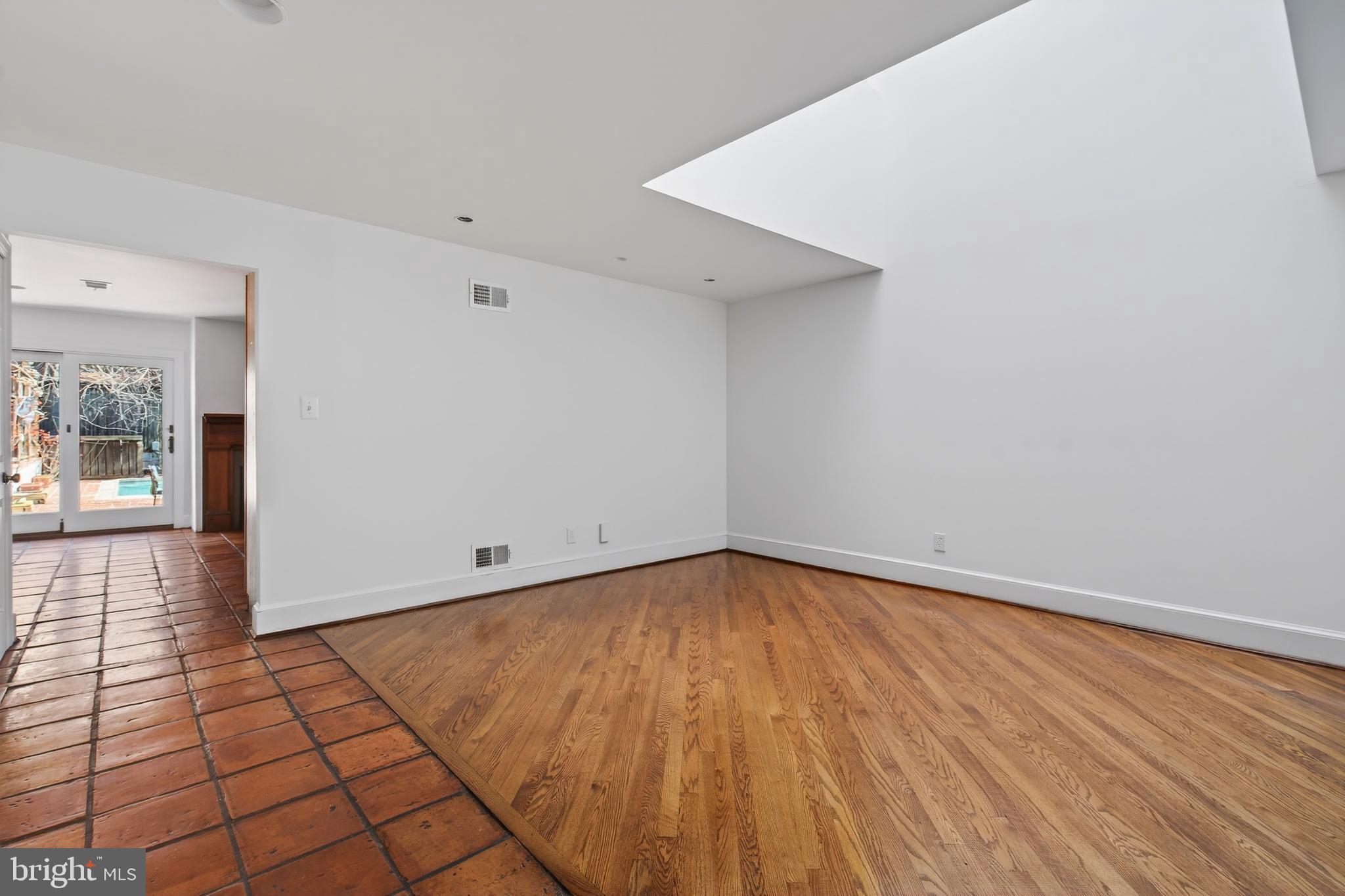 CAPITOL HILL - Residential