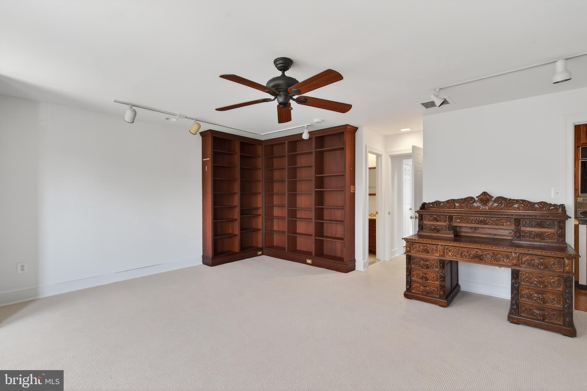 CAPITOL HILL - Residential