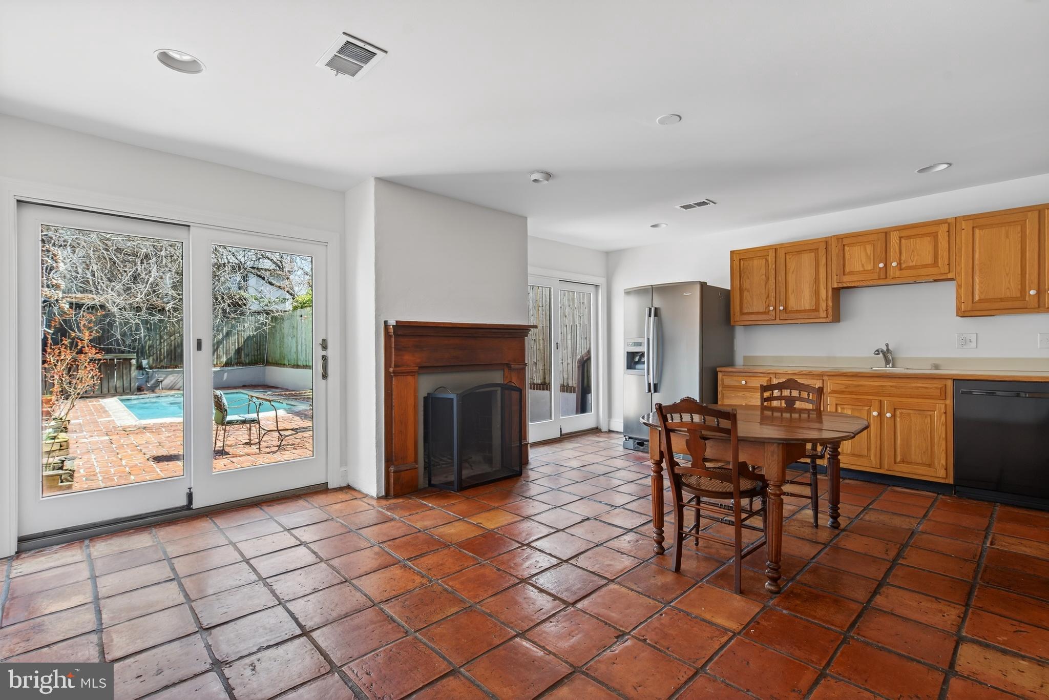 CAPITOL HILL - Residential