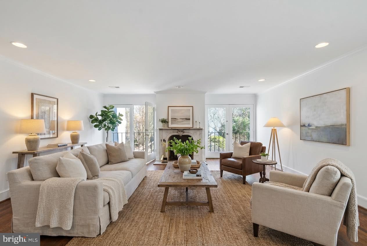 CAPITOL HILL - Residential