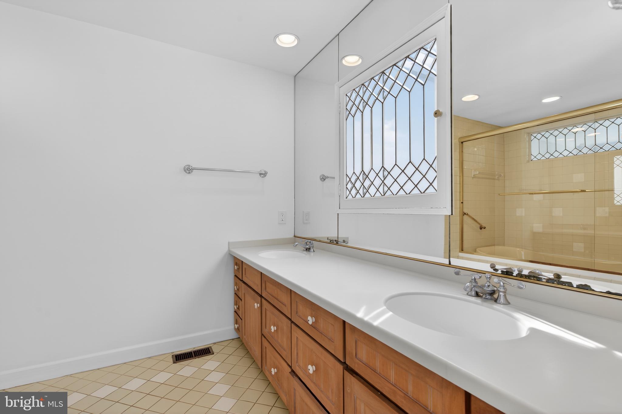CAPITOL HILL - Residential