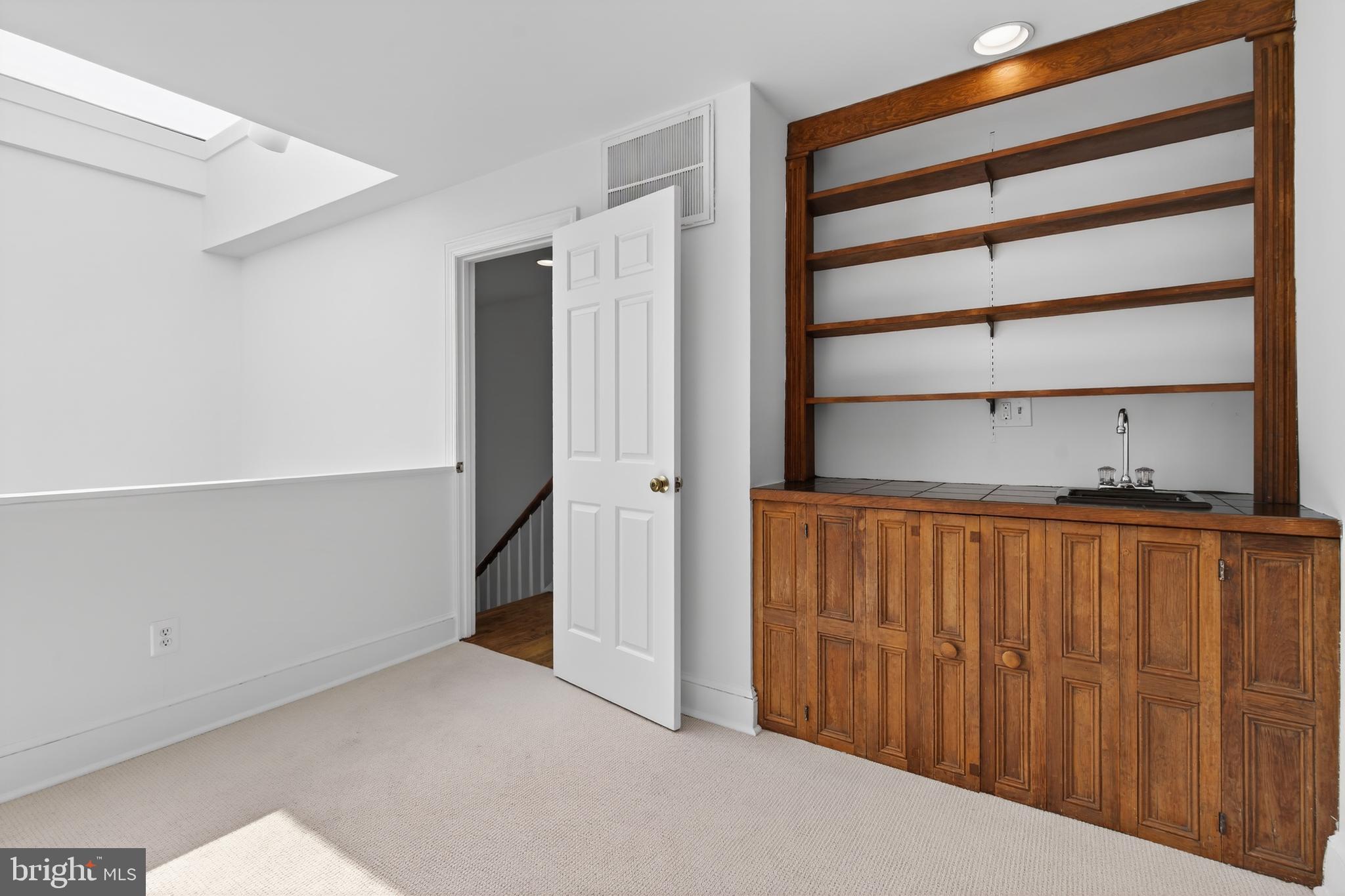 CAPITOL HILL - Residential