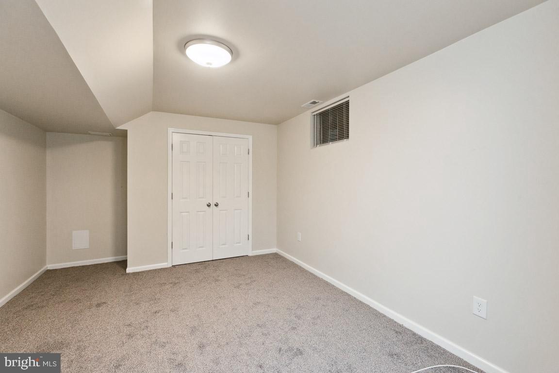 RUSSETT - Residential Lease