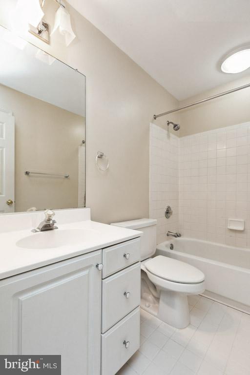 RUSSETT - Residential Lease