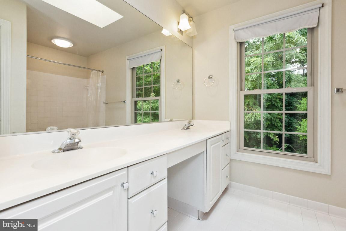 RUSSETT - Residential Lease