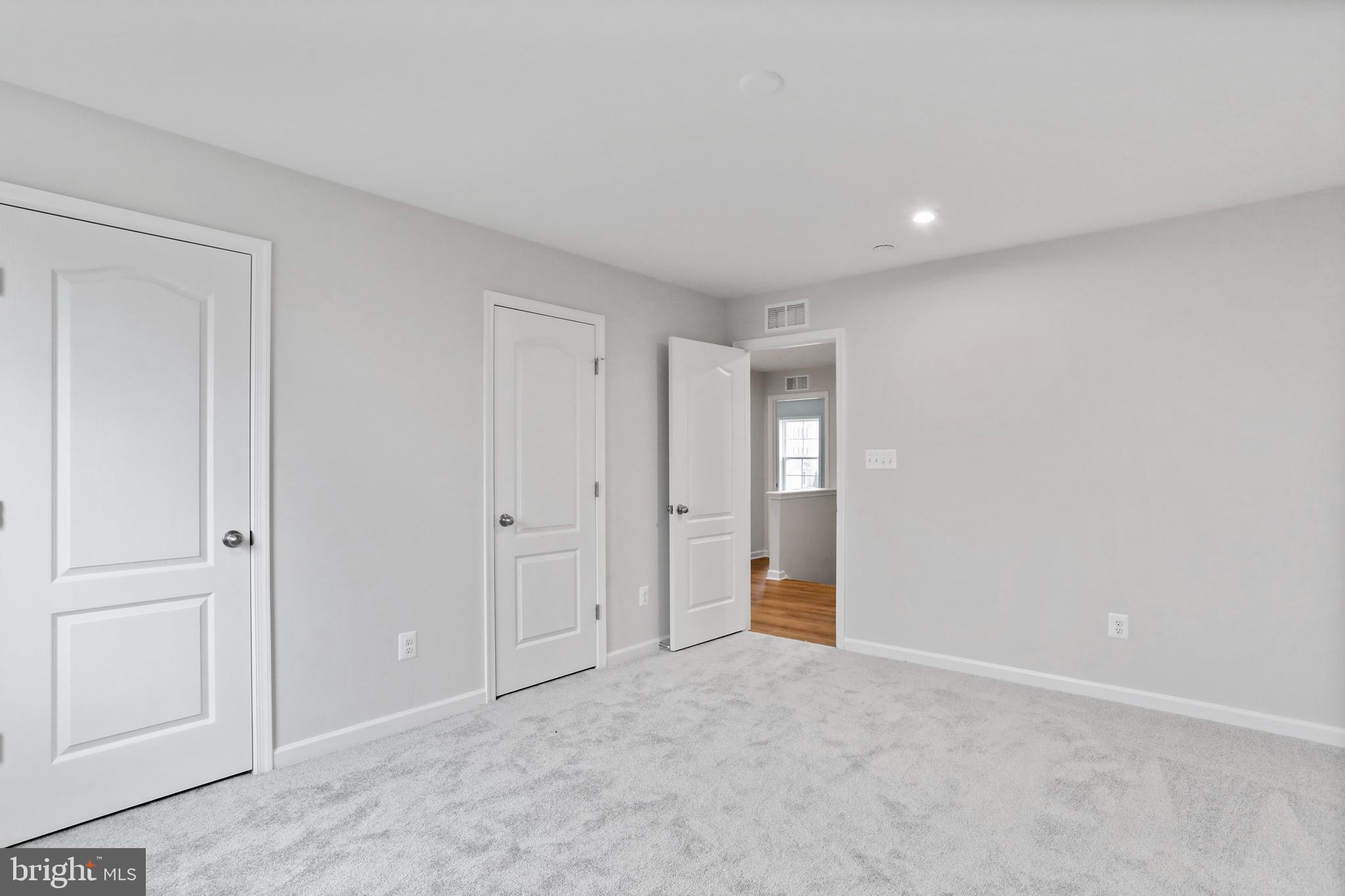 OVERLOOK AT RIVERSIDE - Residential Lease