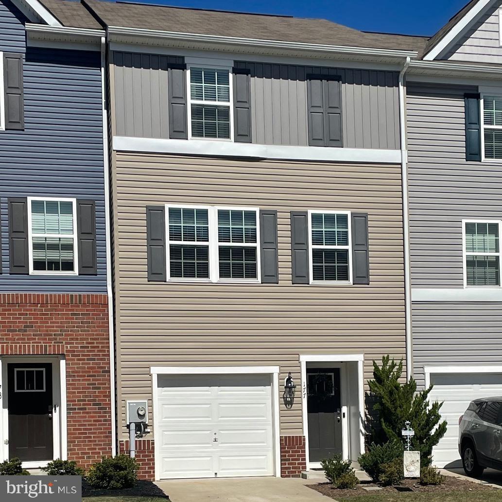 BERKELEY RIDGE - Residential