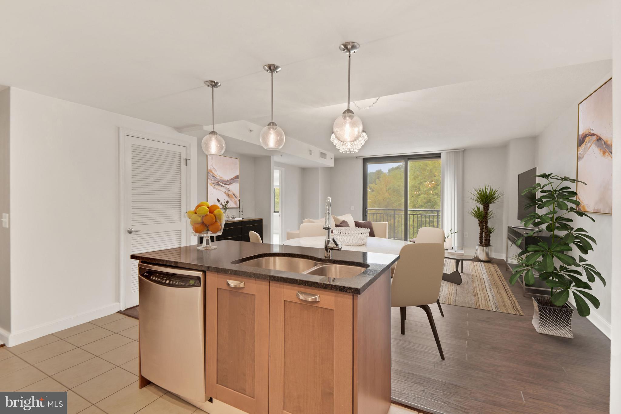 2451 MIDTOWN AVENUE 516