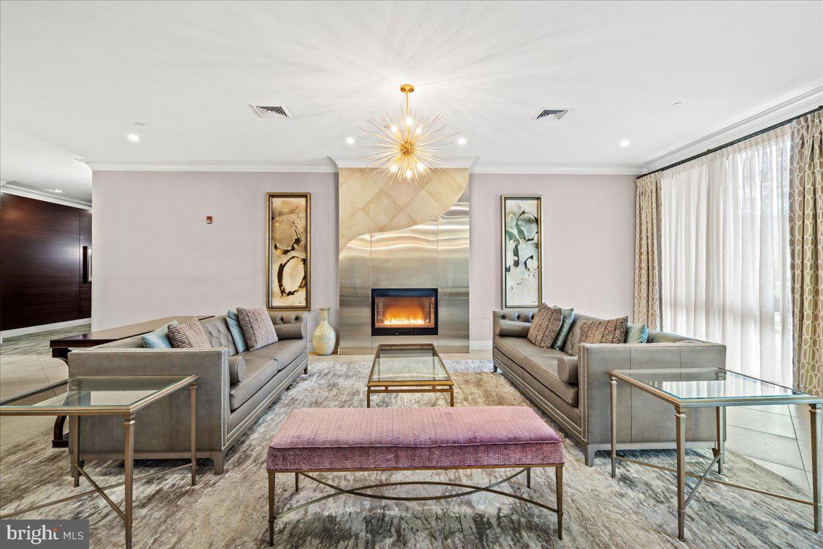 2451 MIDTOWN AVENUE 516