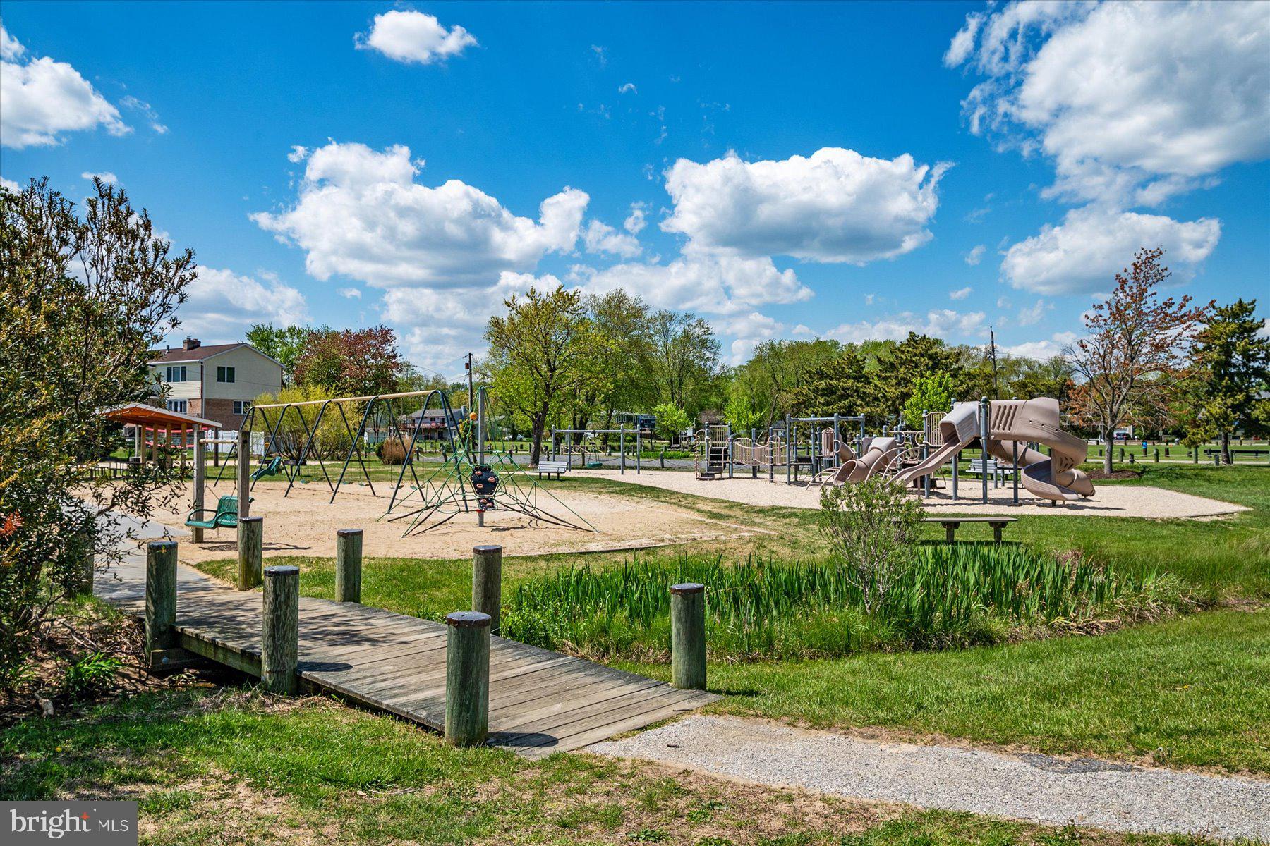 HILLSMERE SHORES - Residential