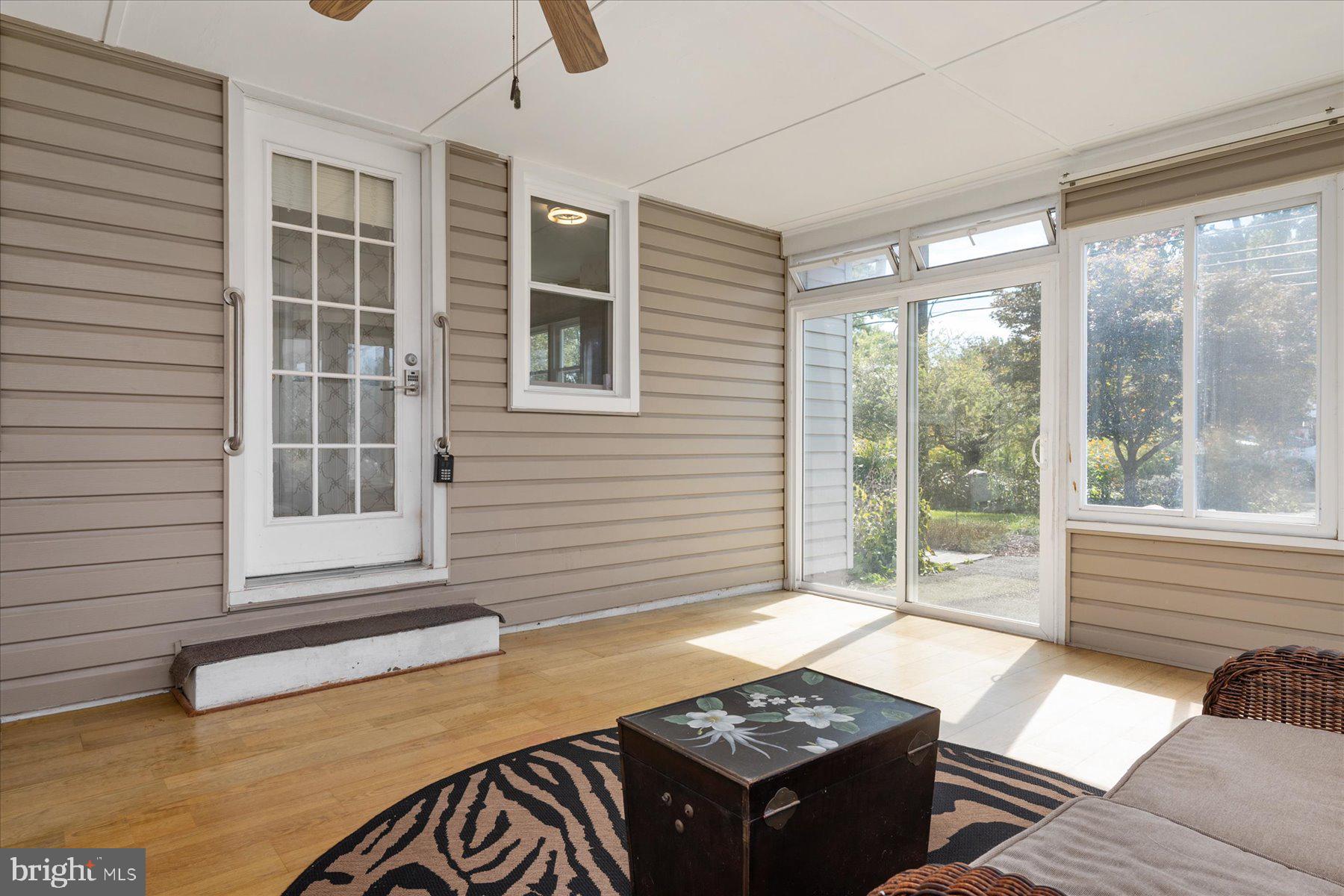 HILLSMERE SHORES - Residential