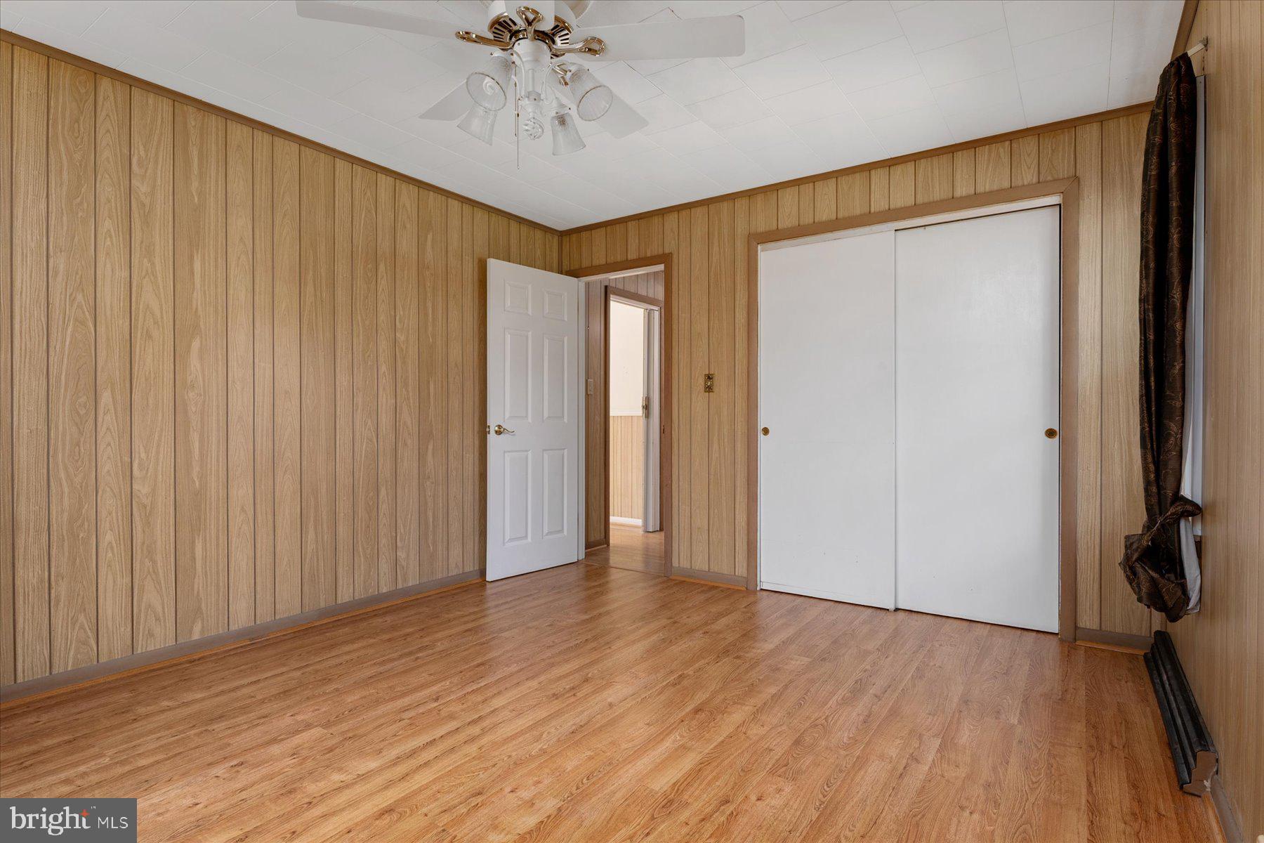 HILLSMERE SHORES - Residential