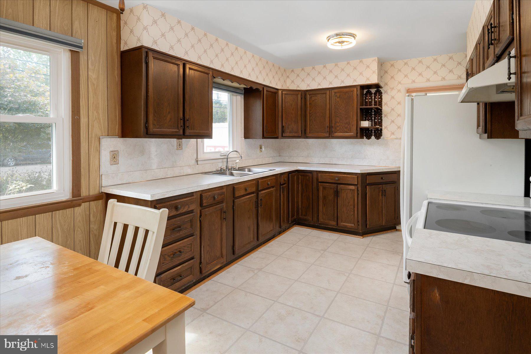 HILLSMERE SHORES - Residential