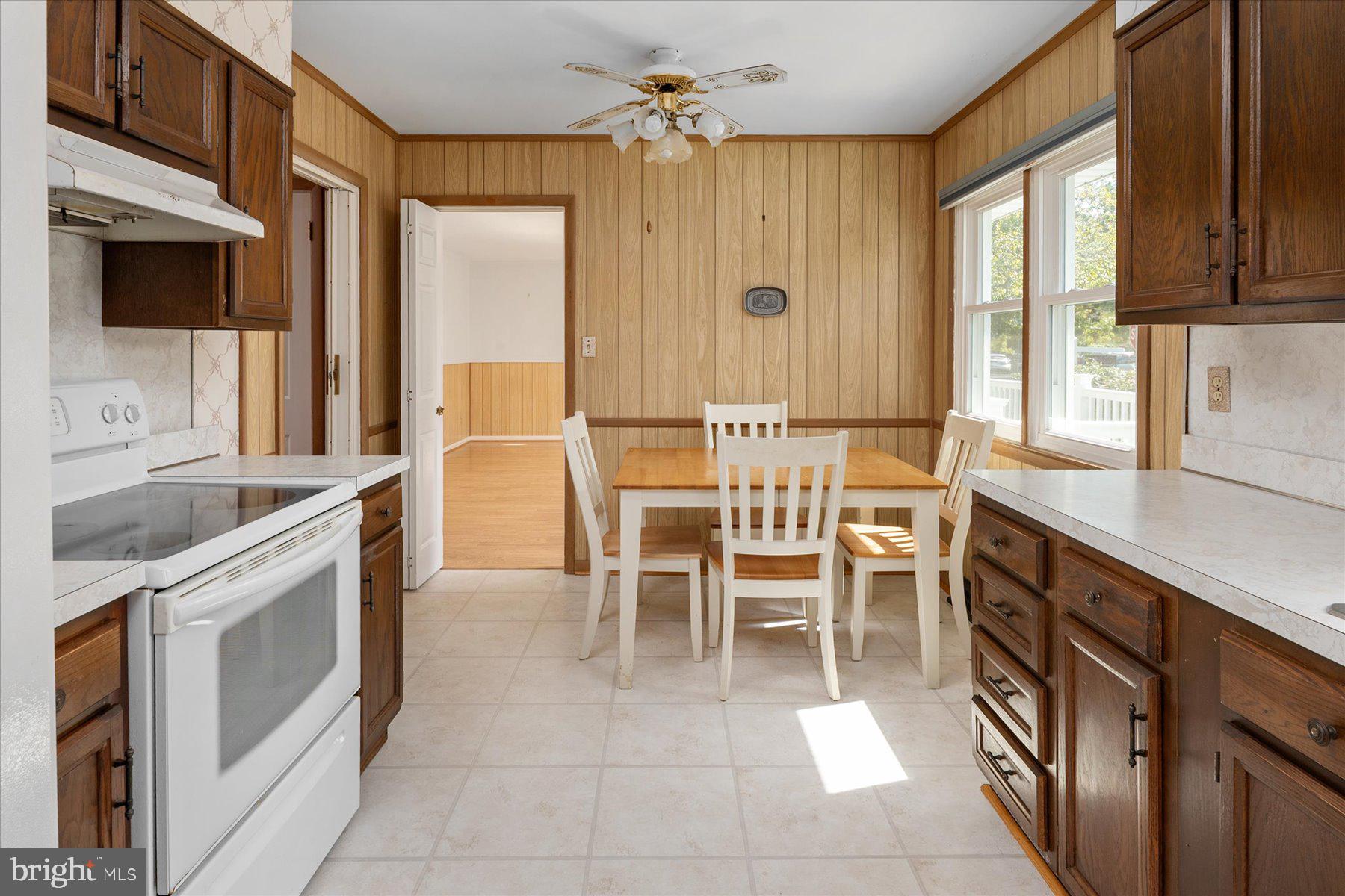 HILLSMERE SHORES - Residential