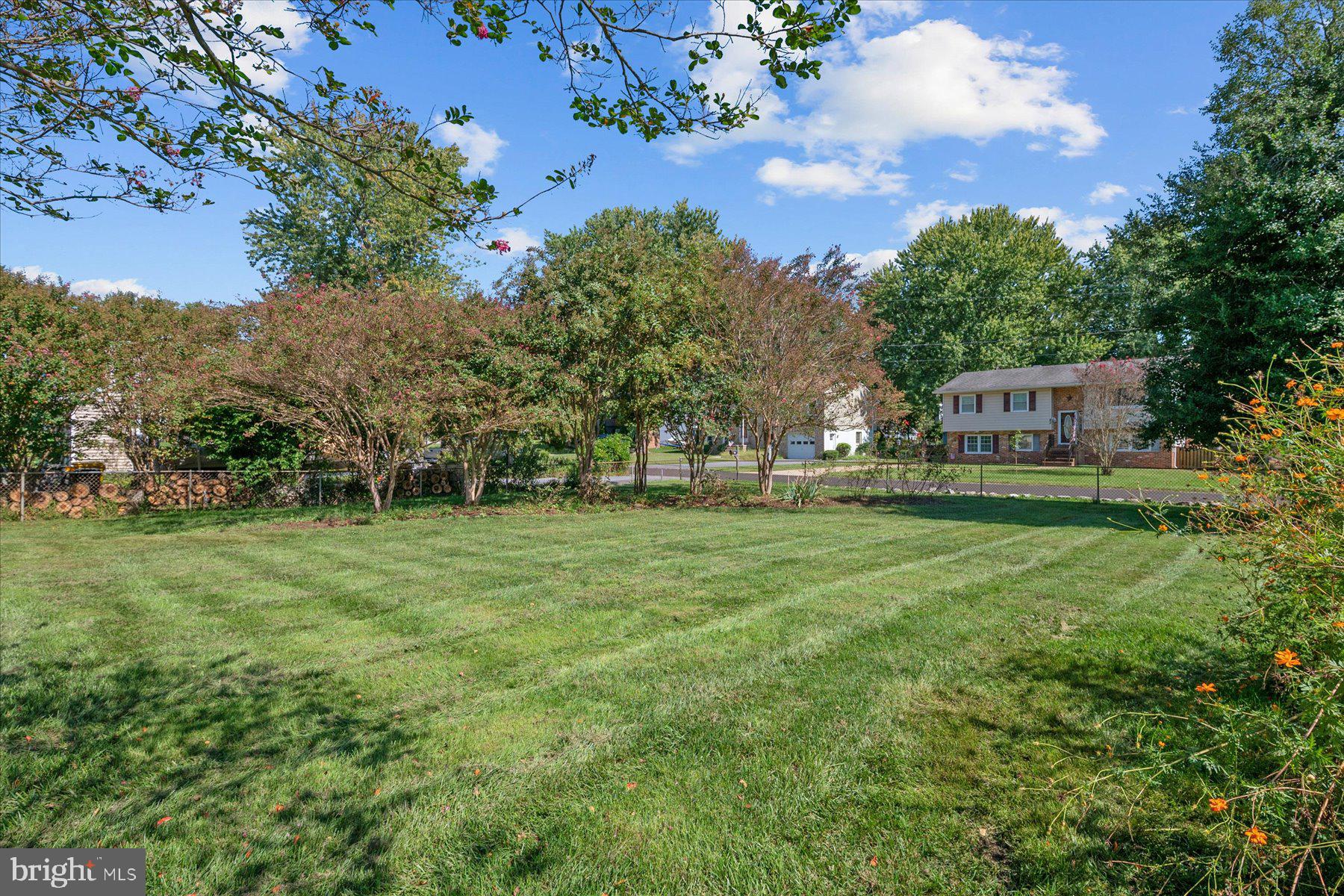 HILLSMERE SHORES - Residential