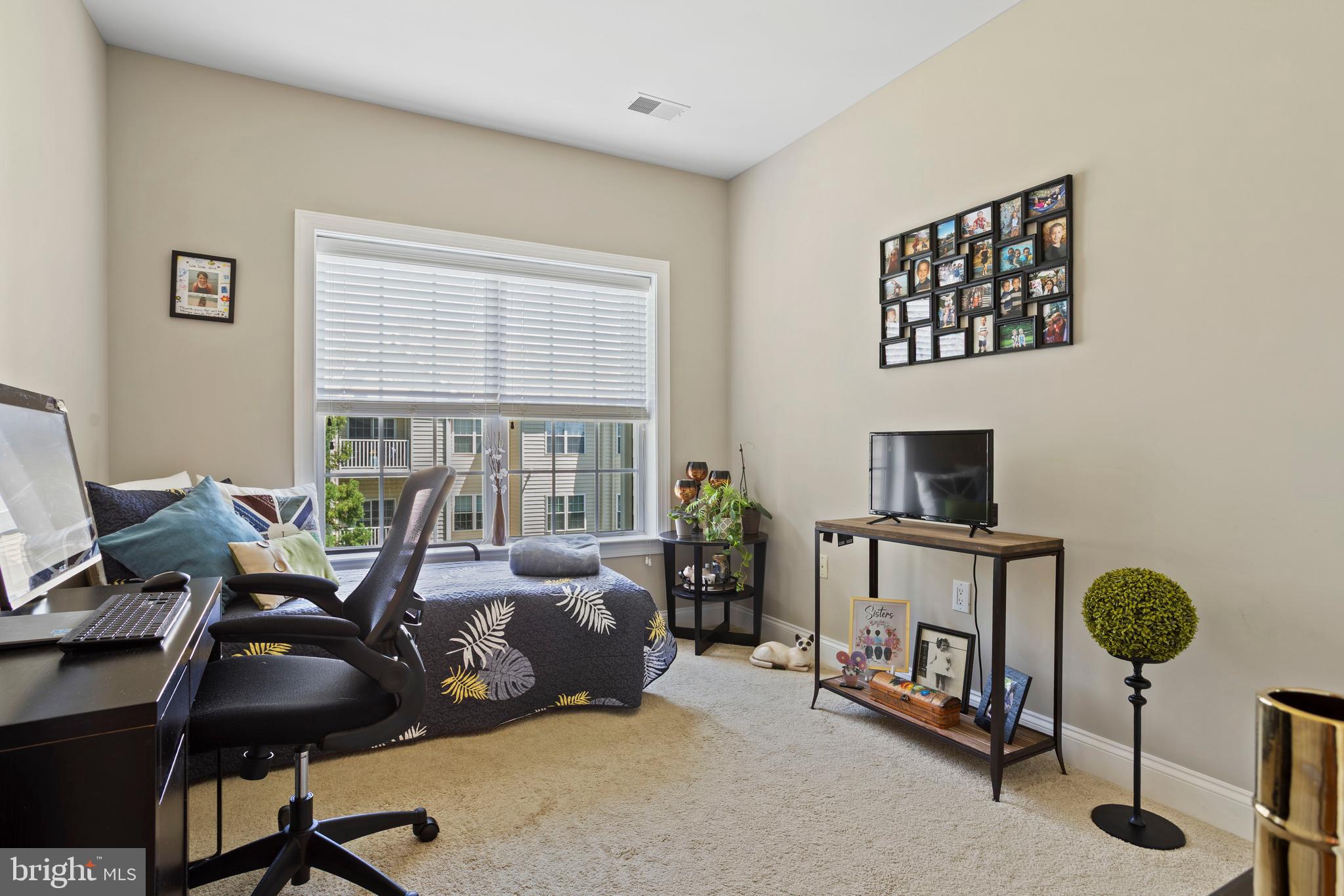 CREEKSIDE VILLAGE - Residential