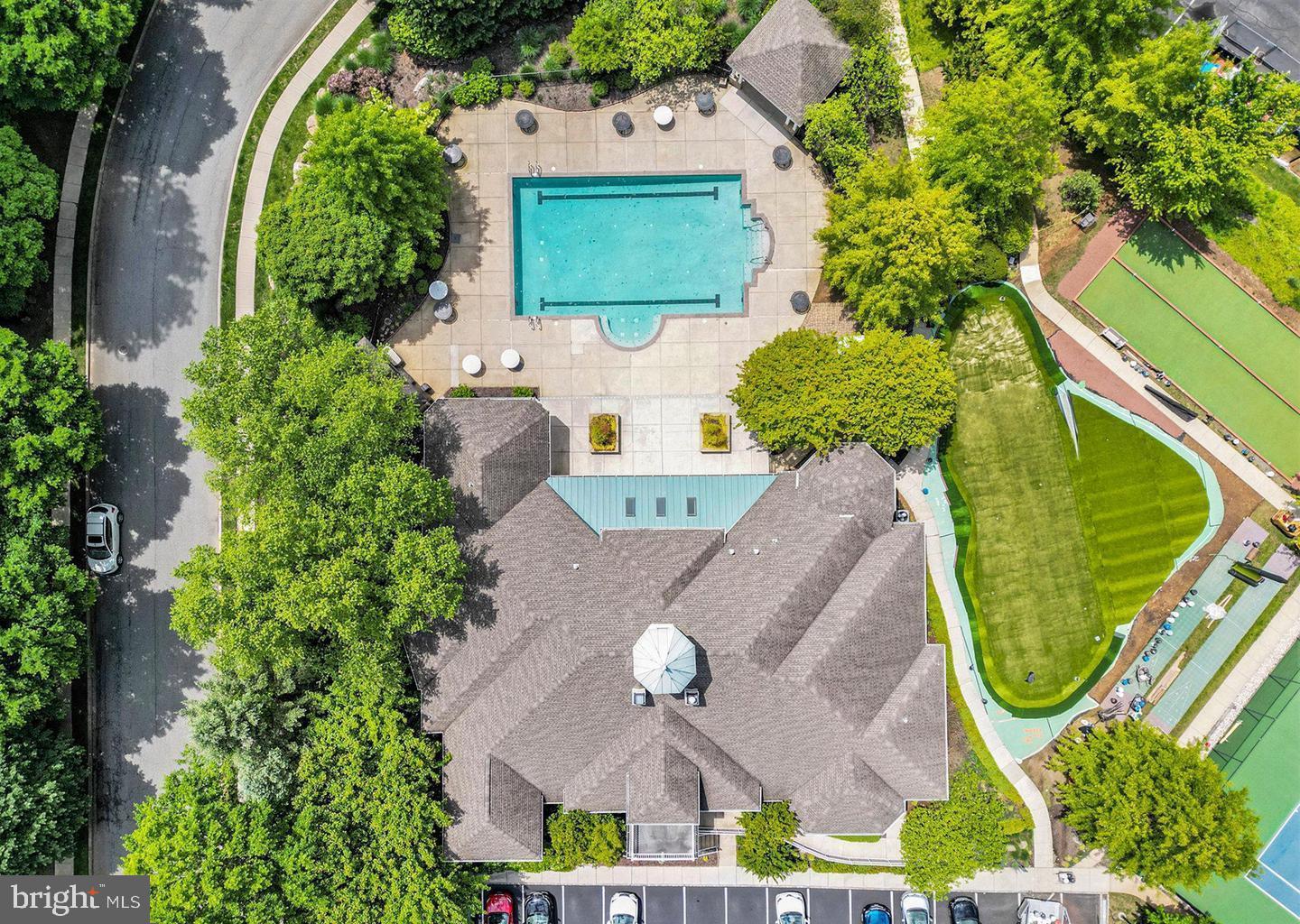 CREEKSIDE VILLAGE - Residential