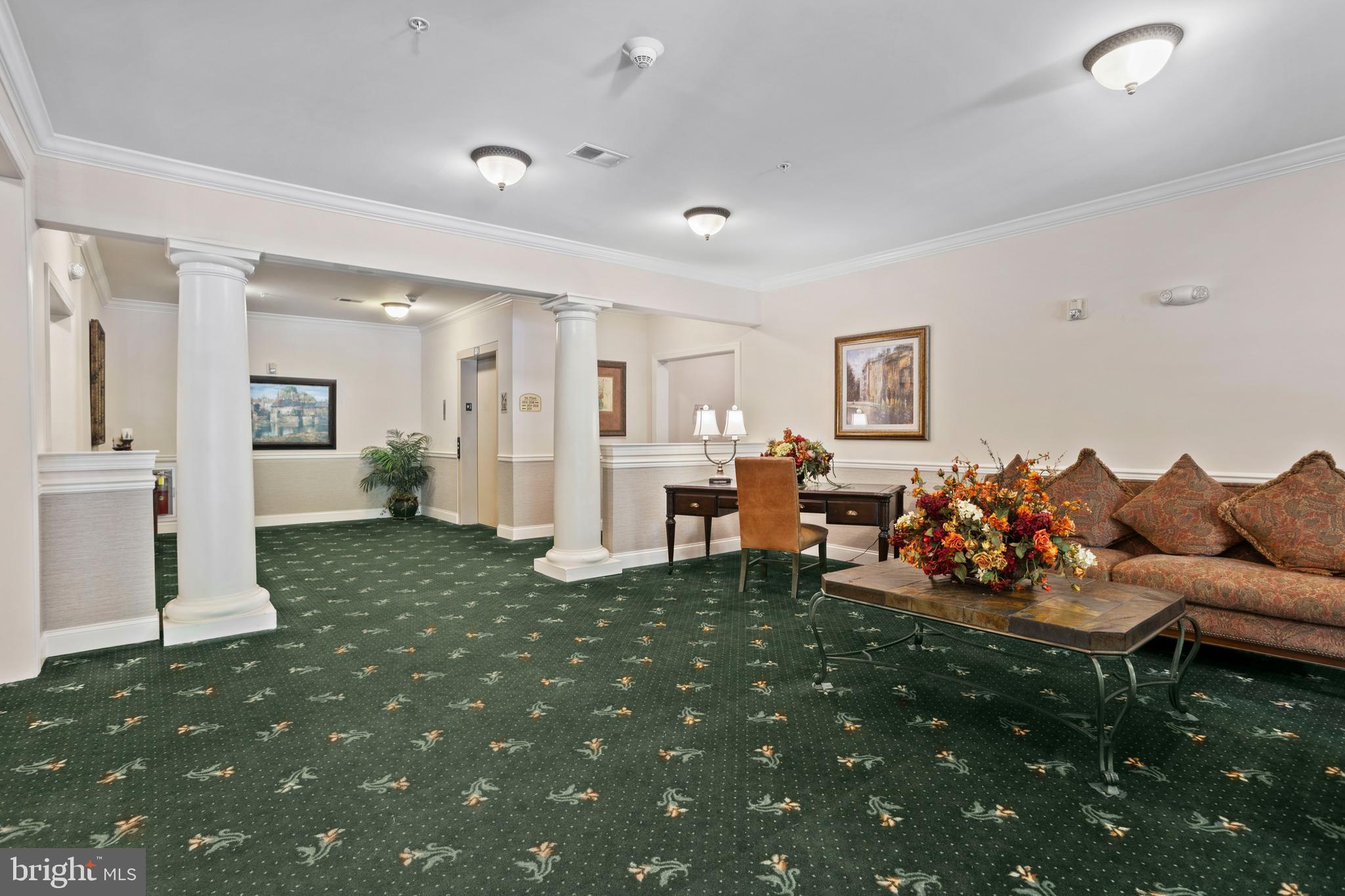 CREEKSIDE VILLAGE - Residential