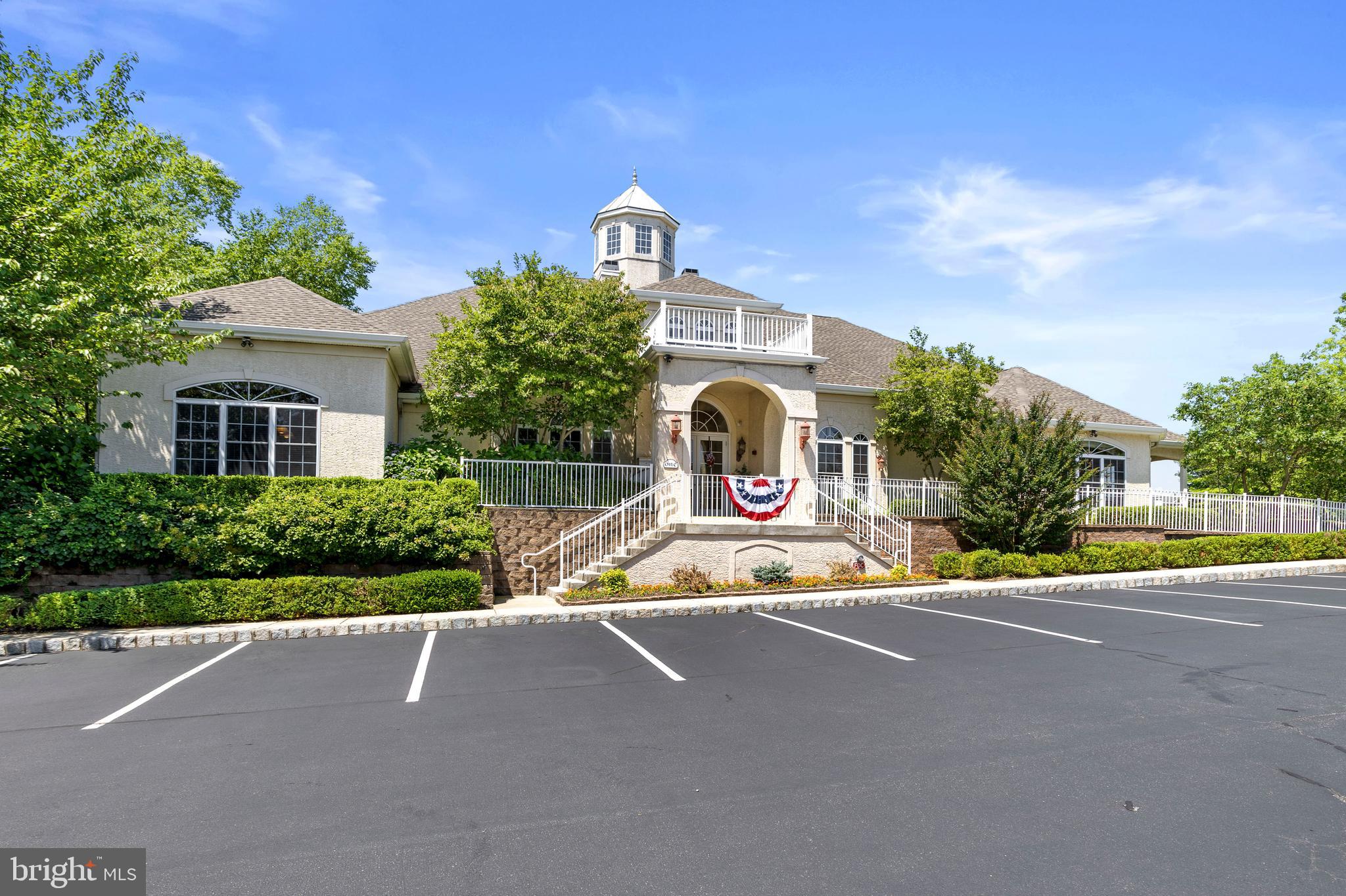 CREEKSIDE VILLAGE - Residential