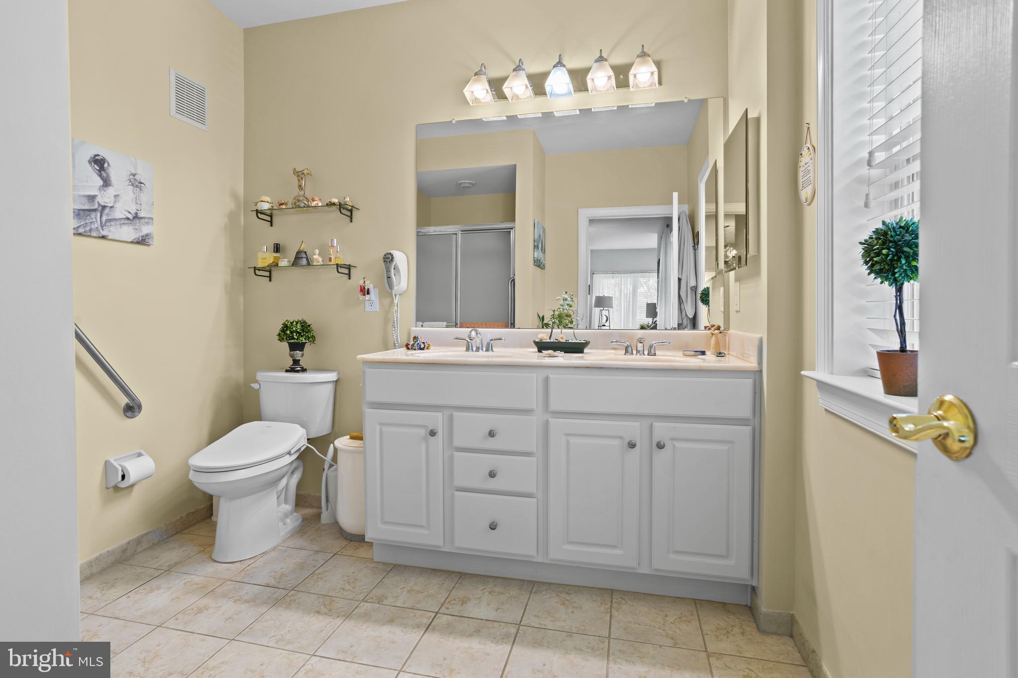 CREEKSIDE VILLAGE - Residential