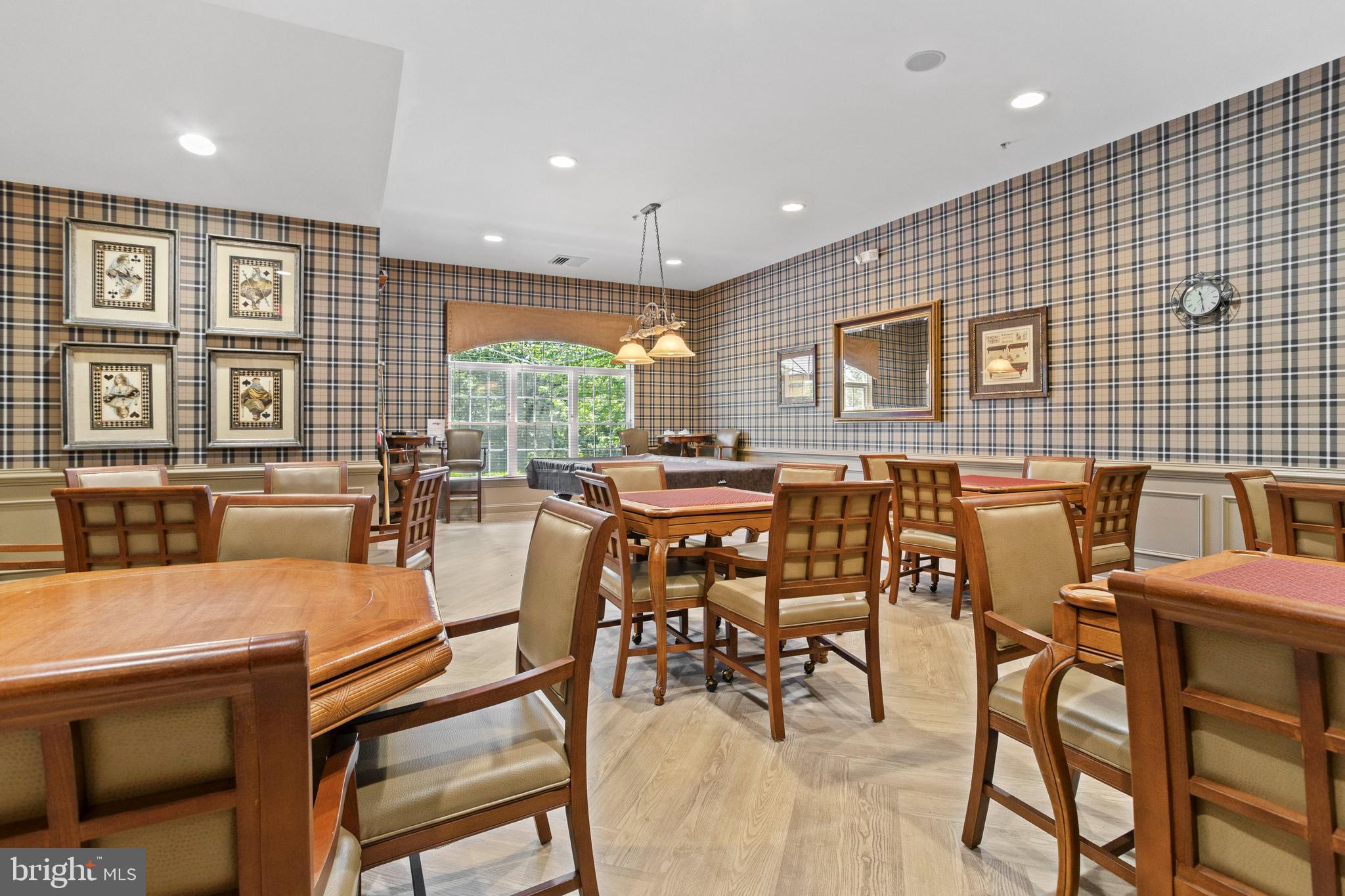 CREEKSIDE VILLAGE - Residential