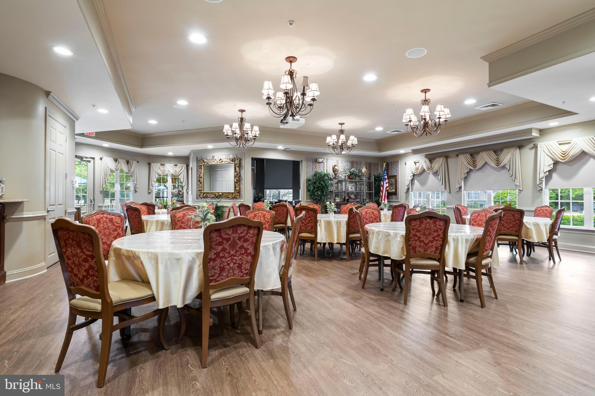 CREEKSIDE VILLAGE - Residential