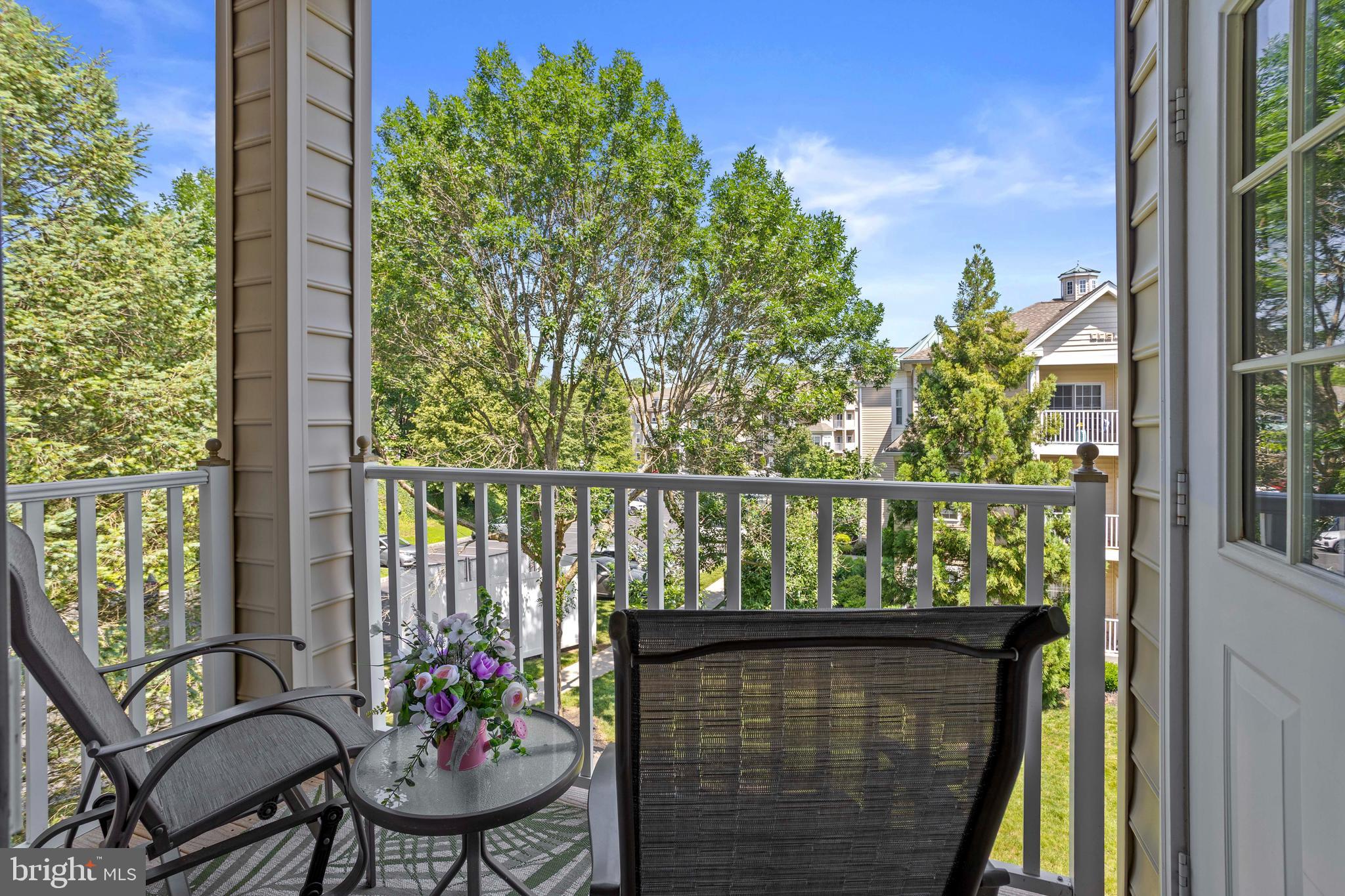 CREEKSIDE VILLAGE - Residential