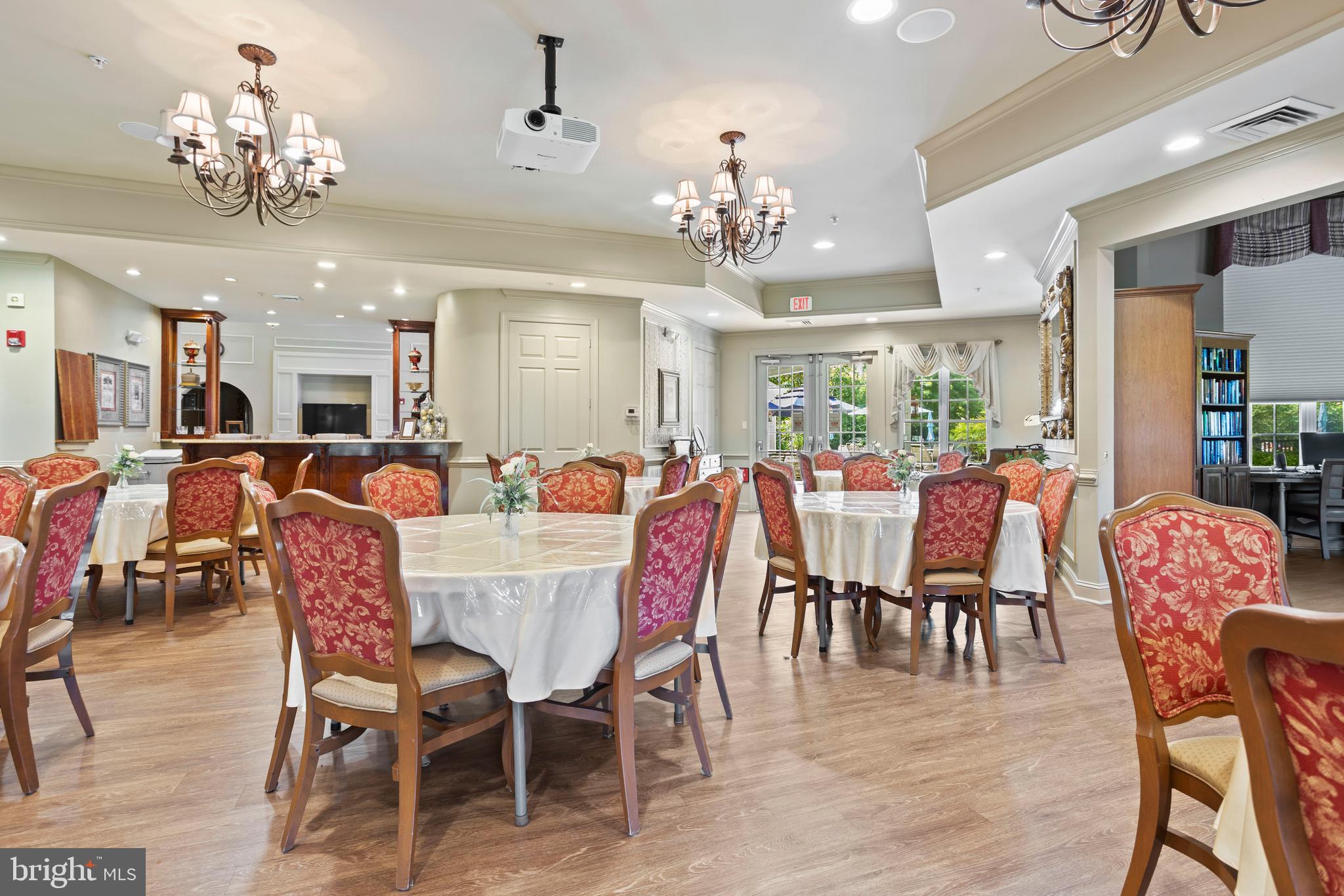 CREEKSIDE VILLAGE - Residential