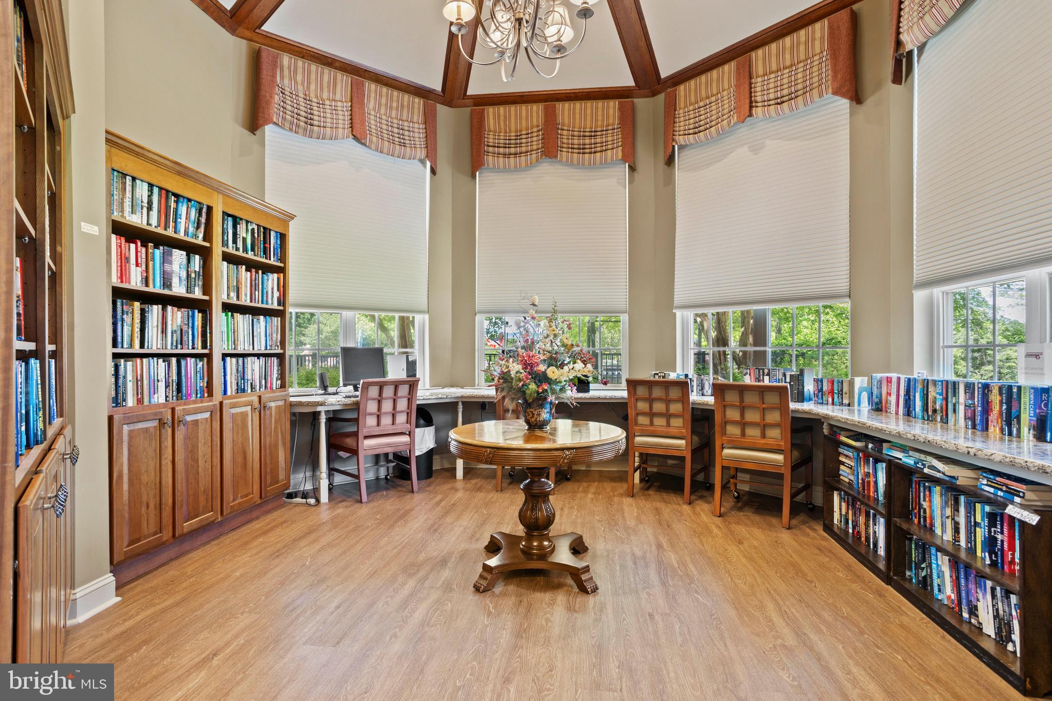 CREEKSIDE VILLAGE - Residential