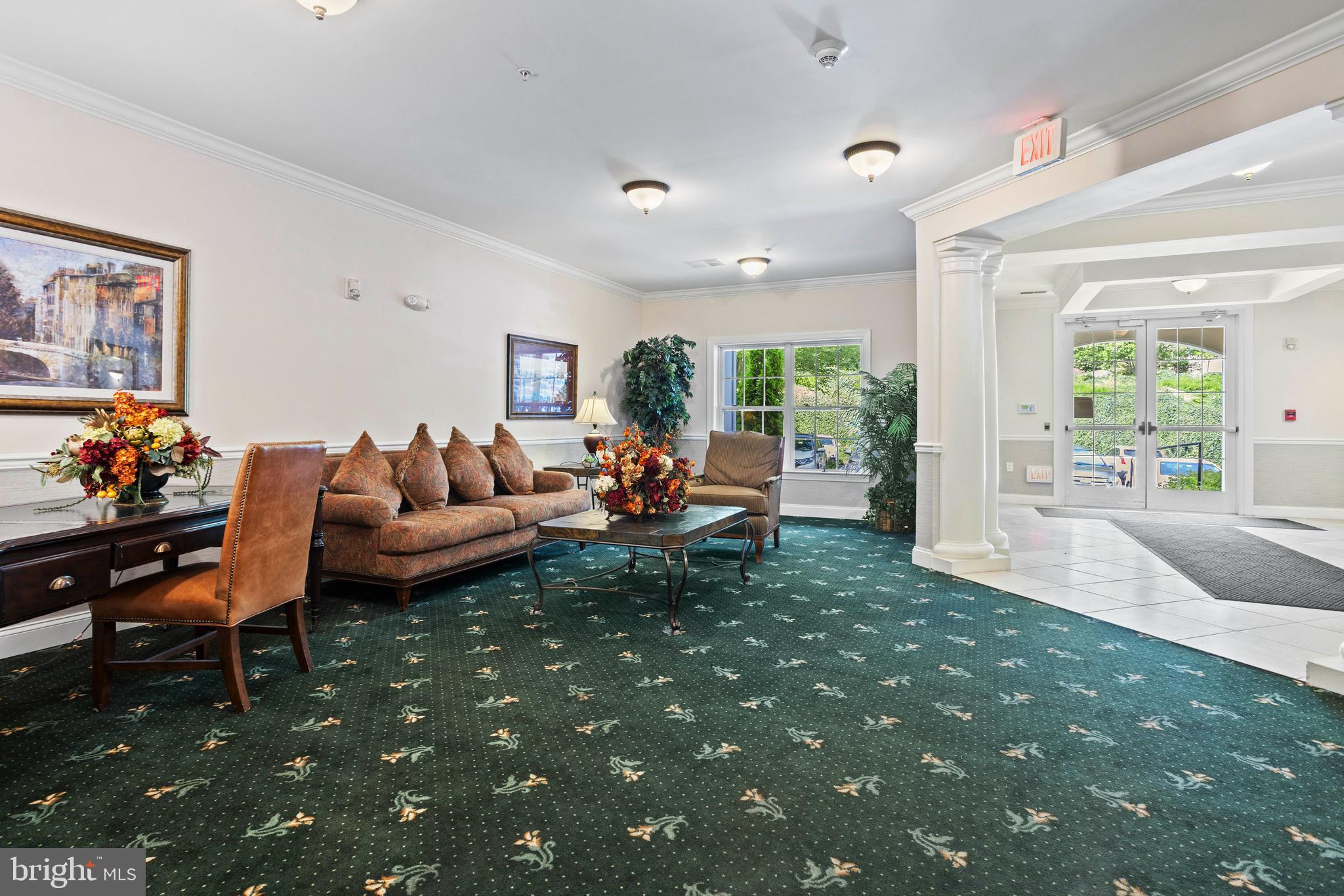 CREEKSIDE VILLAGE - Residential