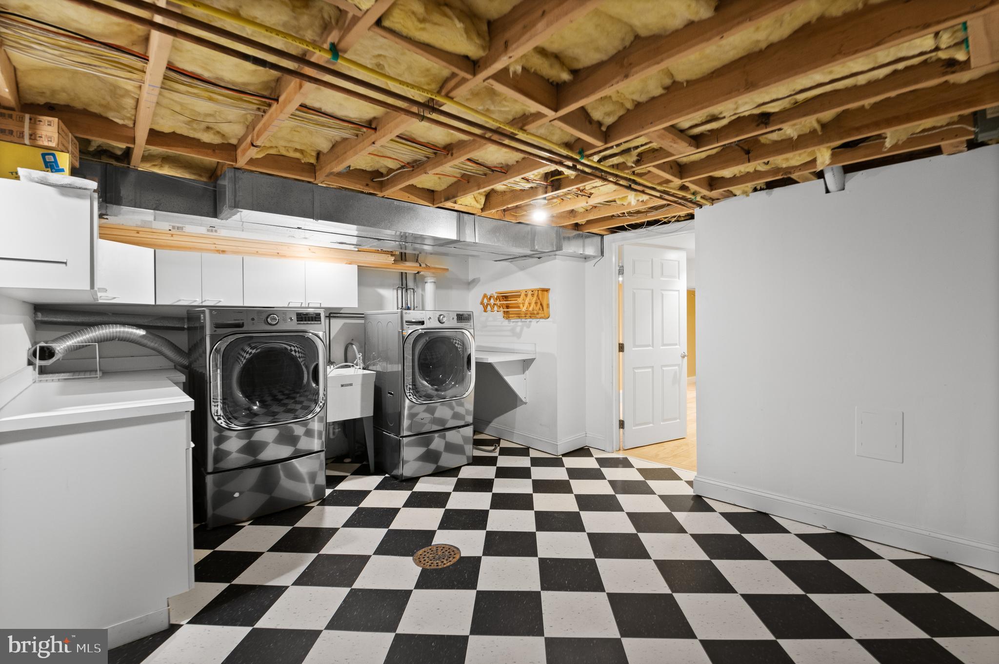 WASHINGTON SQ WEST - Residential