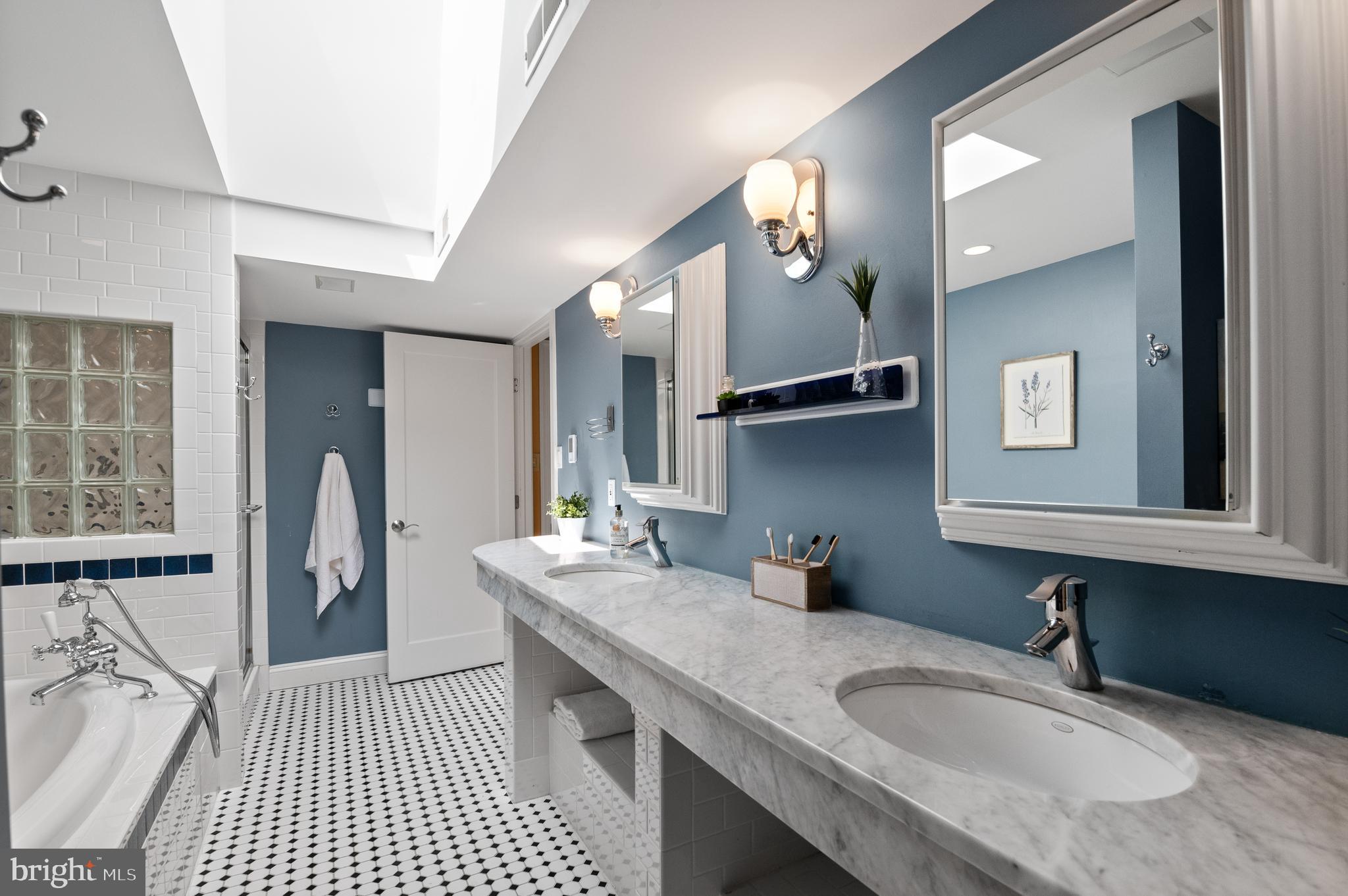 WASHINGTON SQ WEST - Residential