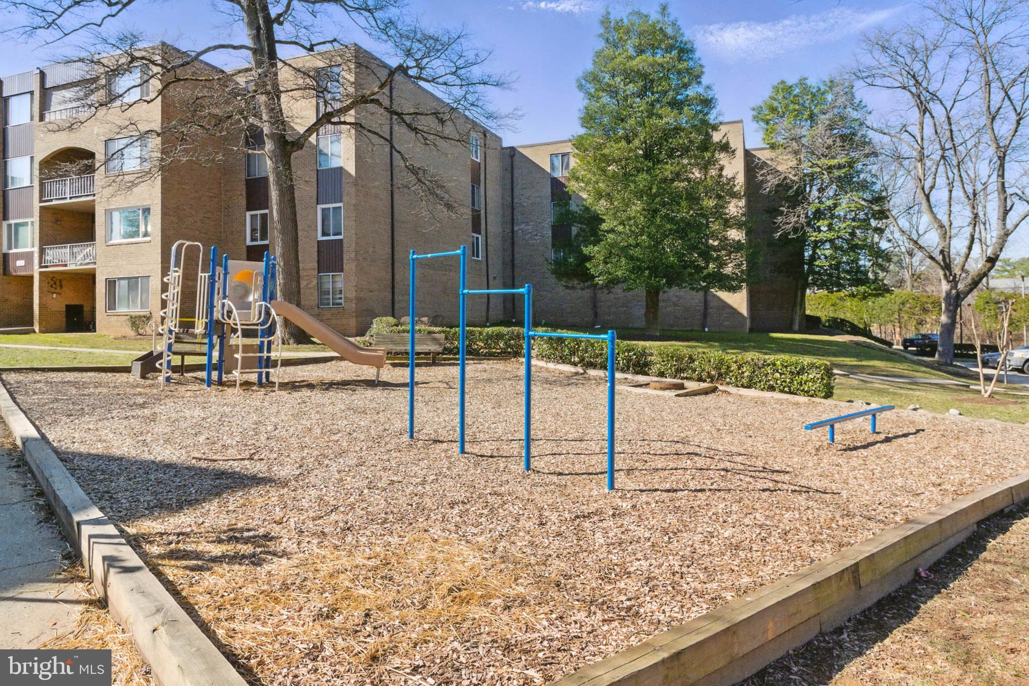 VILLA RIDGE CONDOMINIUM - Residential