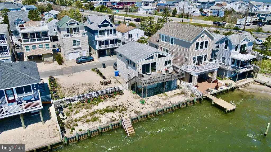 11 Fourth Street, Manahawkin, NJ 08050