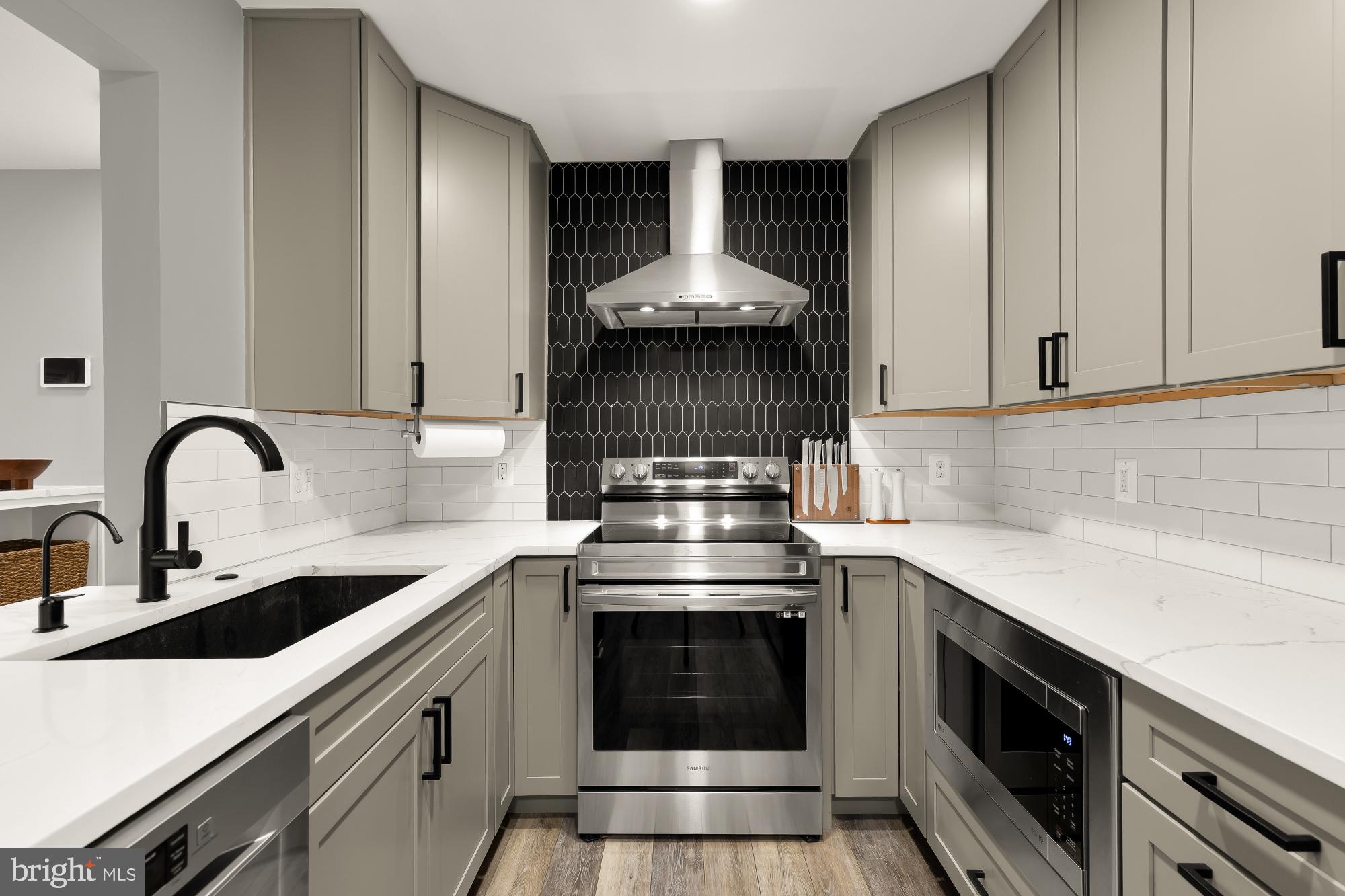 BRISTOL HOUSE - Residential