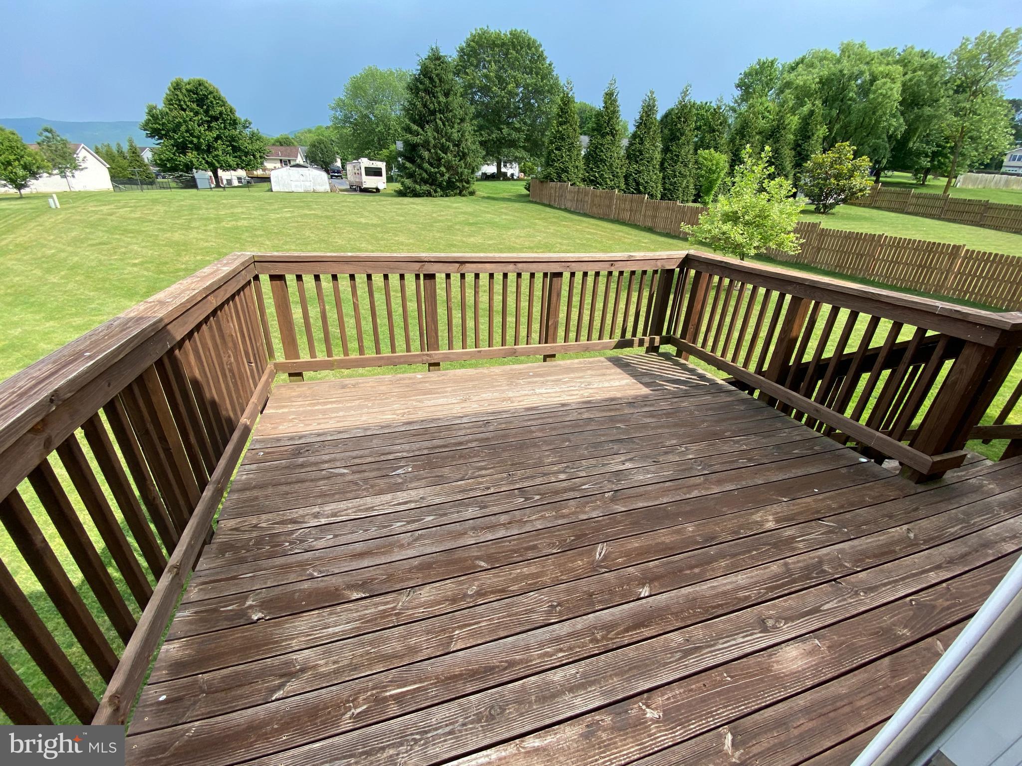 MASSANUTTEN VIEW - Residential Lease