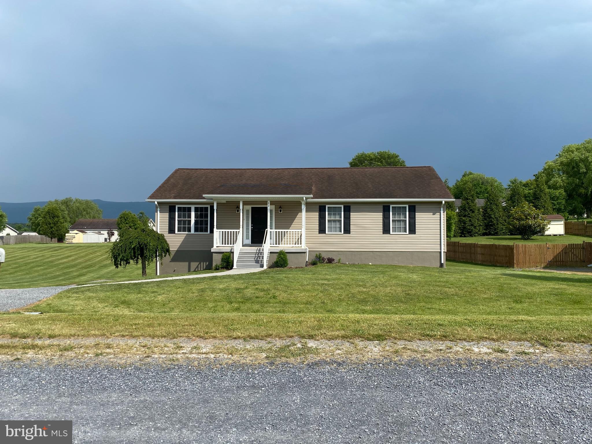 MASSANUTTEN VIEW - Residential Lease