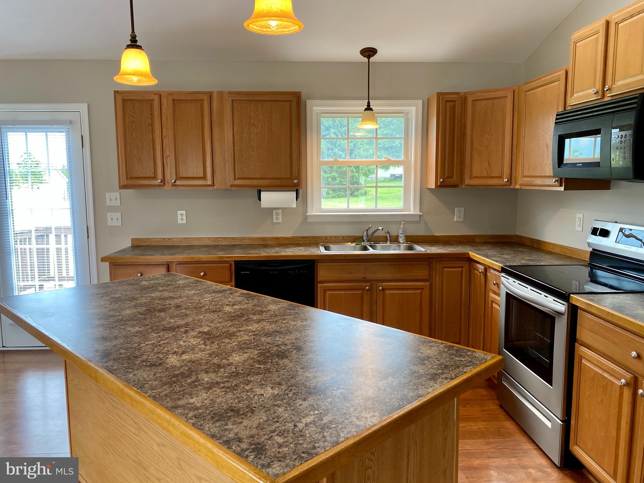 MASSANUTTEN VIEW - Residential Lease